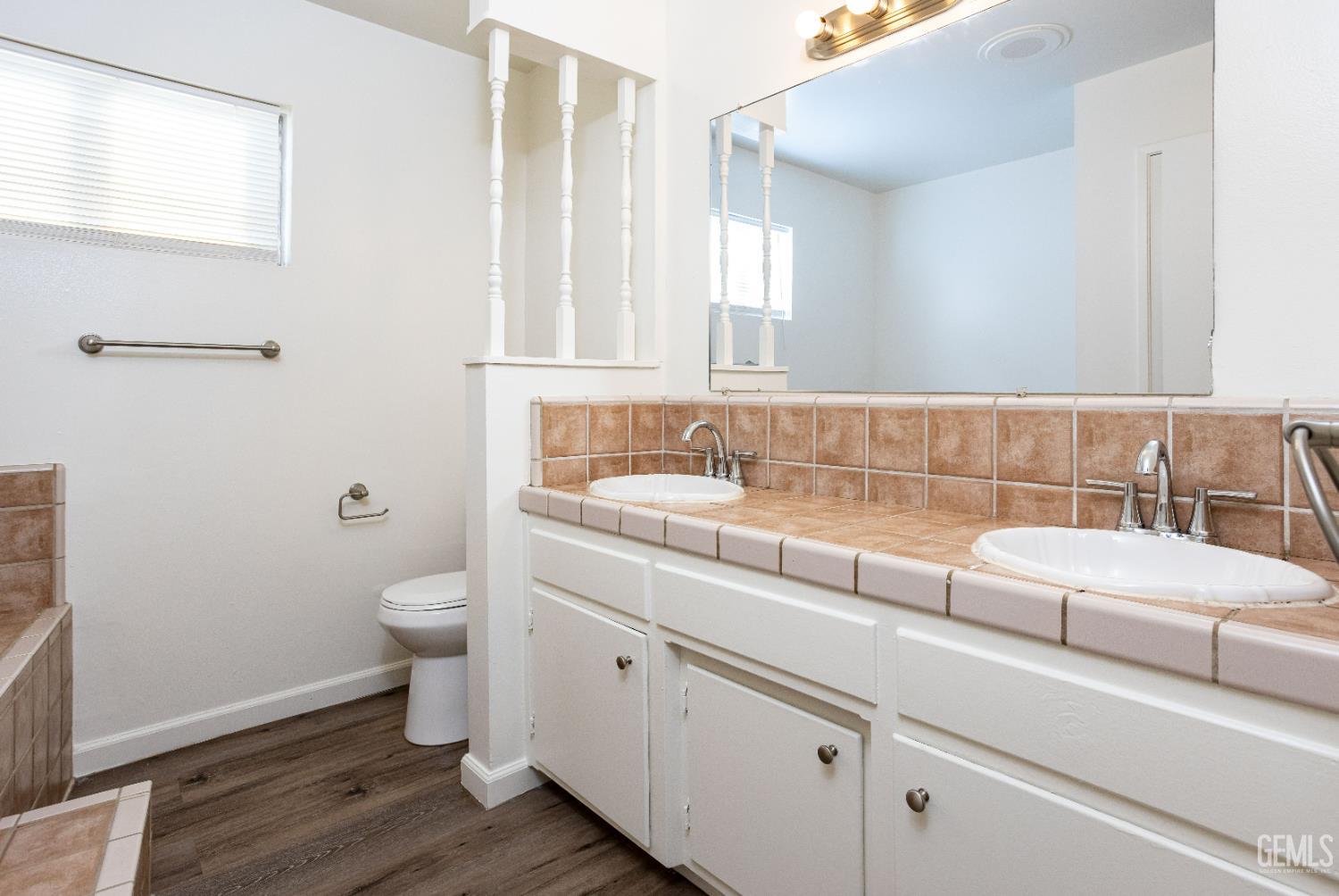 1105 Arena Way — photo 26