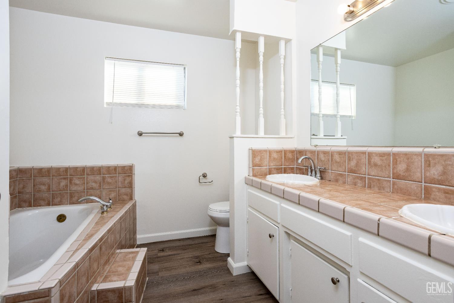 1105 Arena Way — photo 25
