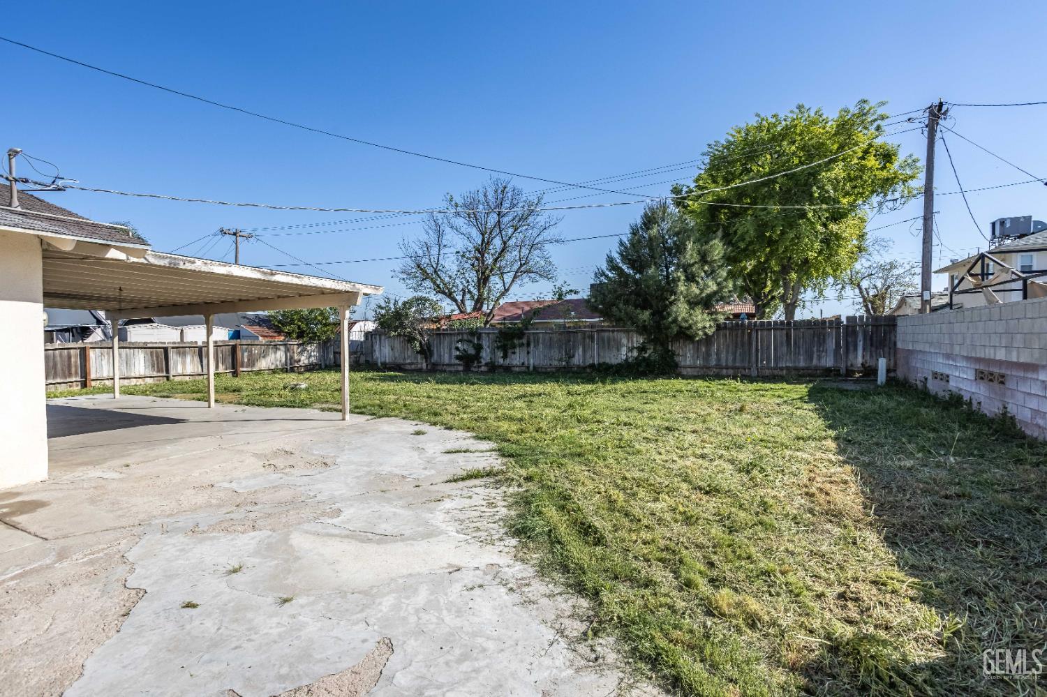 1105 Arena Way — photo 30