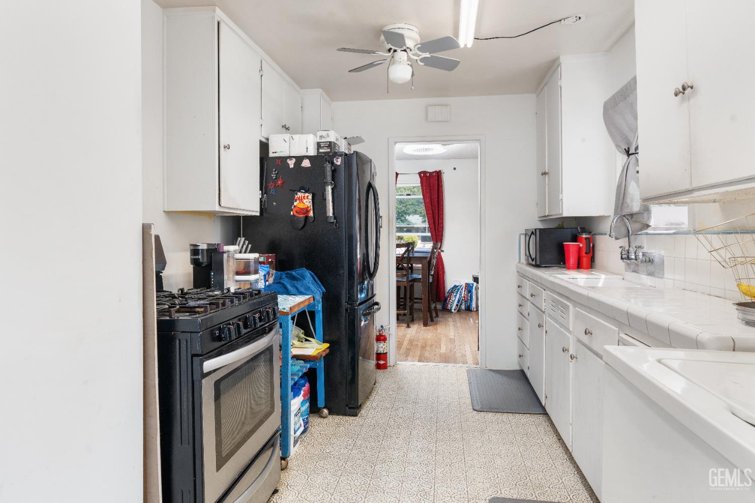 2615 Truxtun Avenue — photo 12