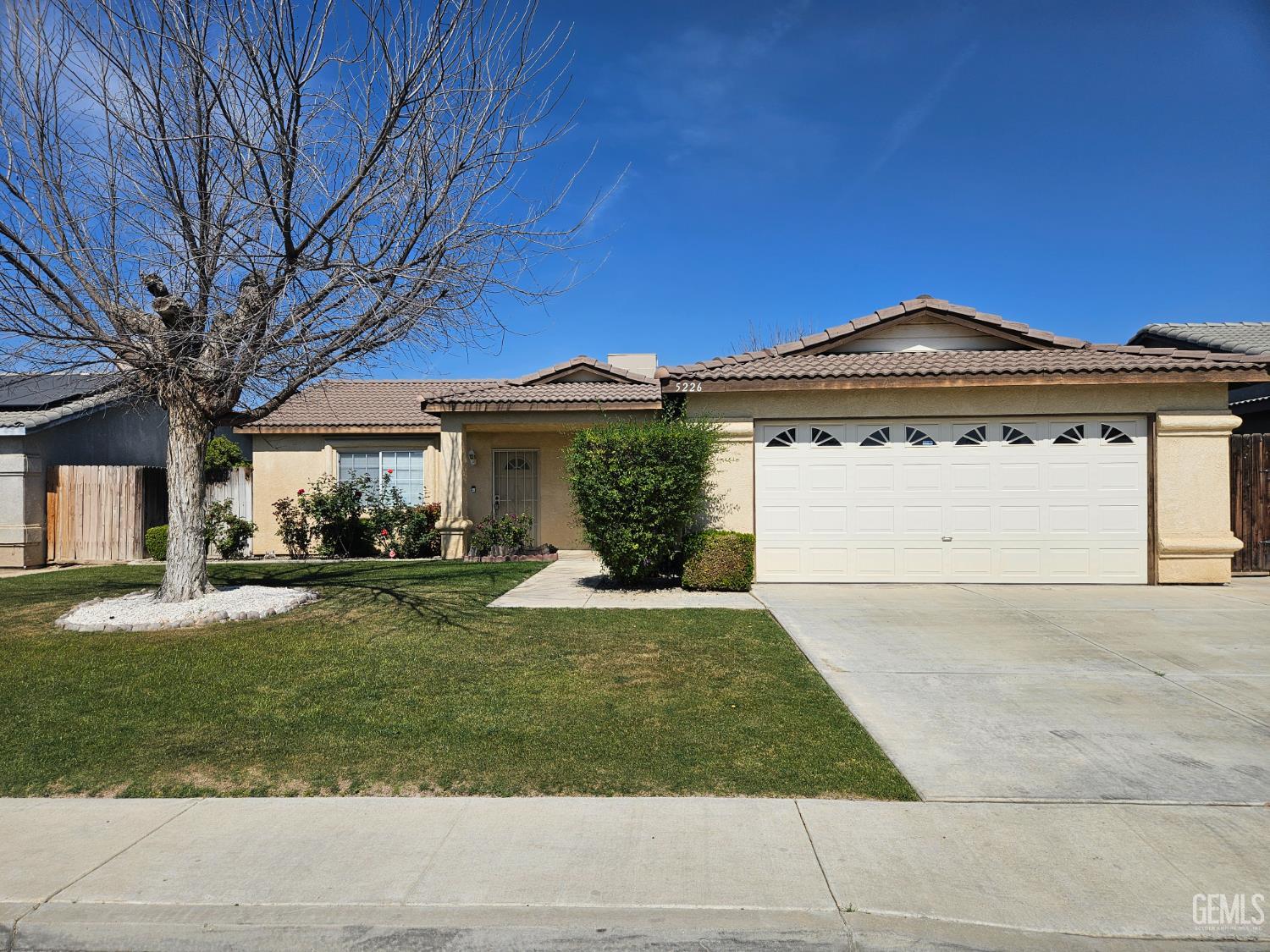 5226 San Mateo Drive — photo 2