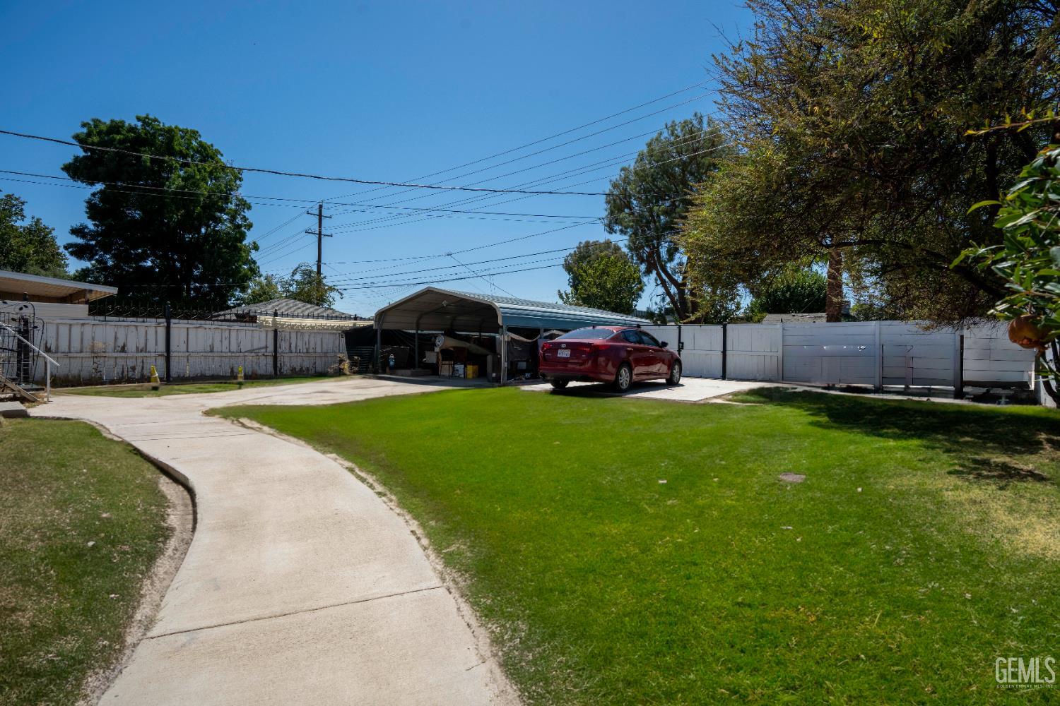 2615 Truxtun Avenue — photo 24
