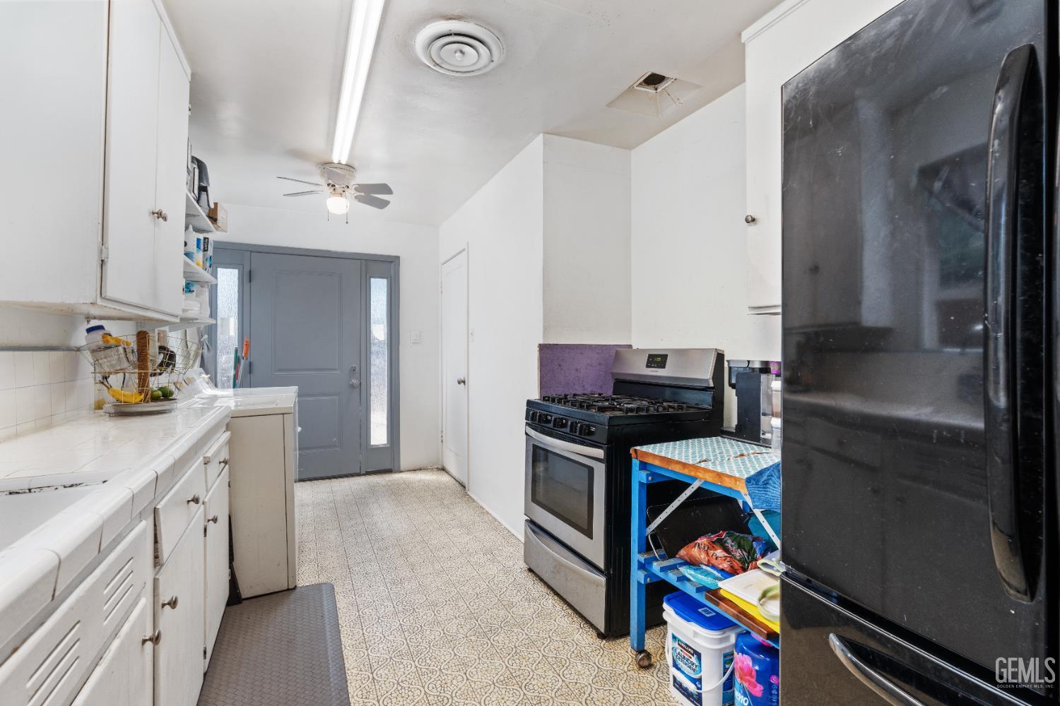 2615 Truxtun Avenue — photo 11