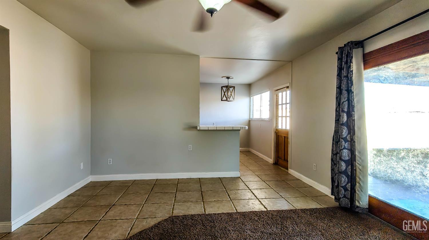 908 Roberts Lane — photo 8
