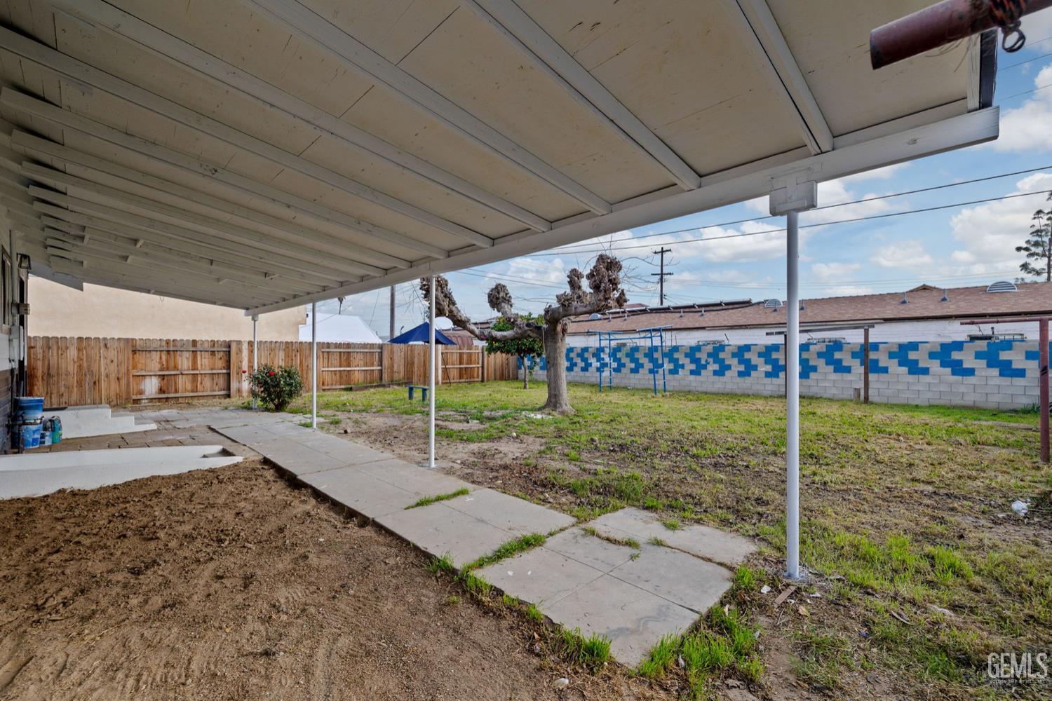 215 8th Street, Bakersfield, CA 93304 — photo 38