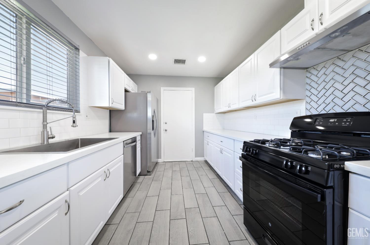5000 Monterey Street — photo 12