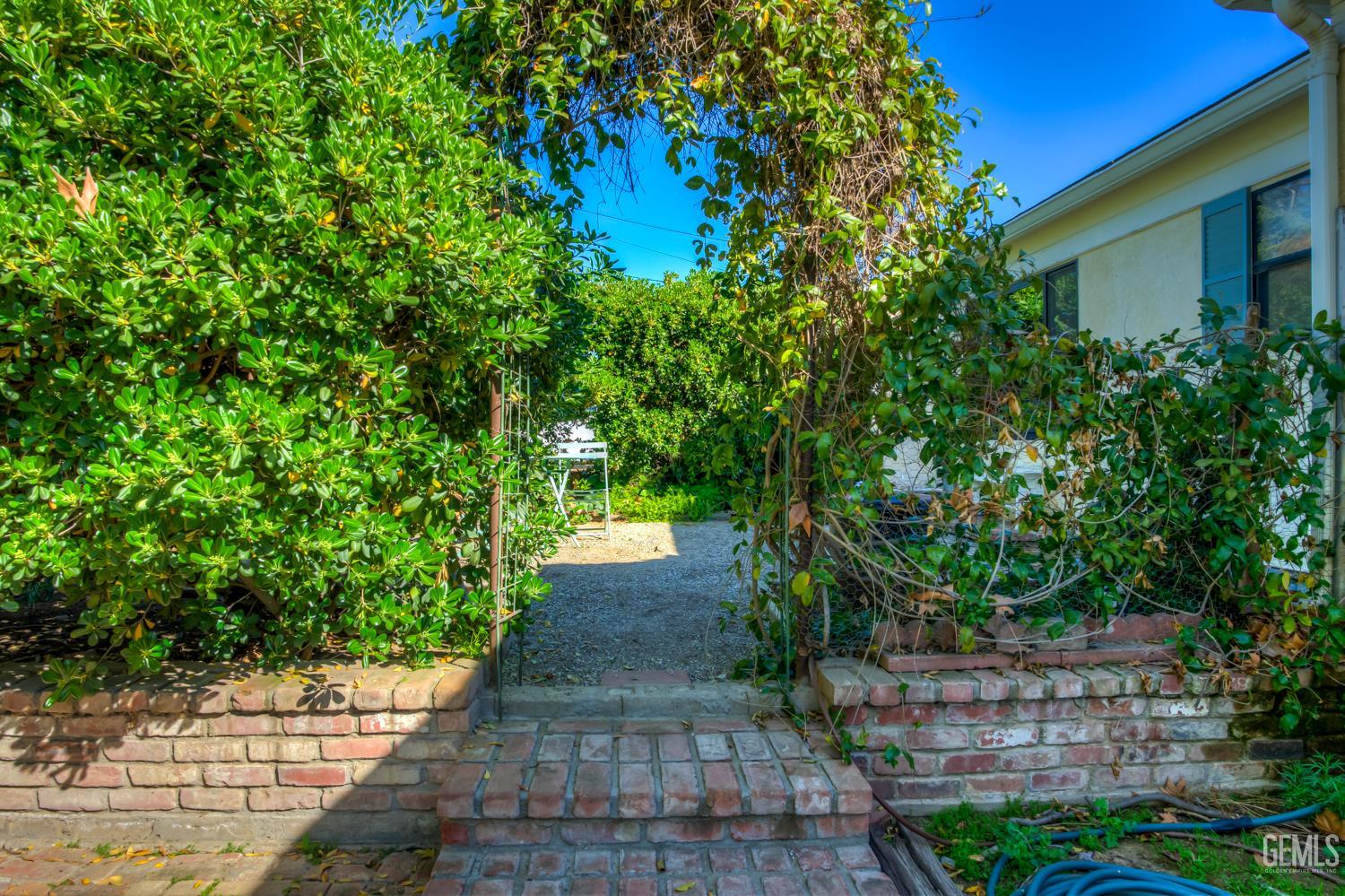 3003 Alta Vista Drive — photo 6