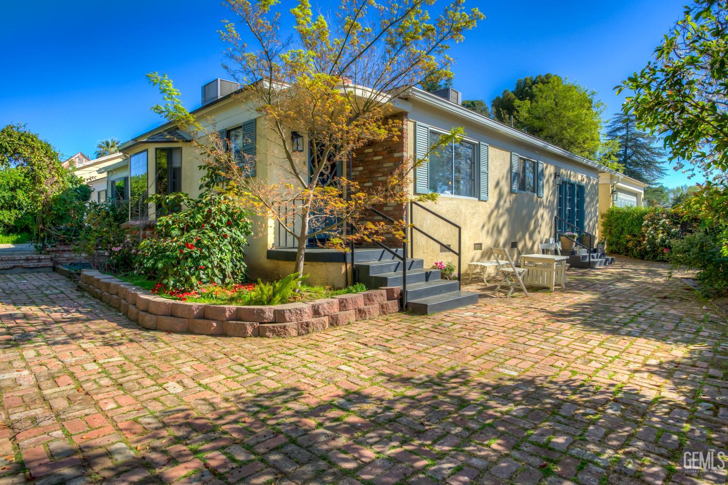 3003 Alta Vista Drive — photo 9