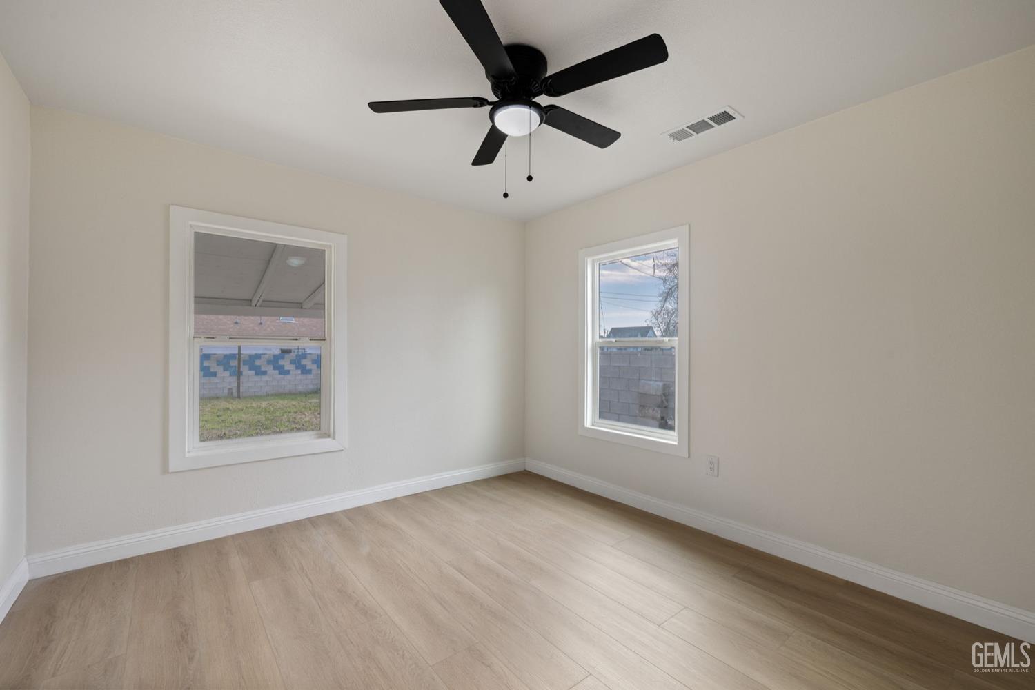 215 8th Street, Bakersfield, CA 93304 — photo 25