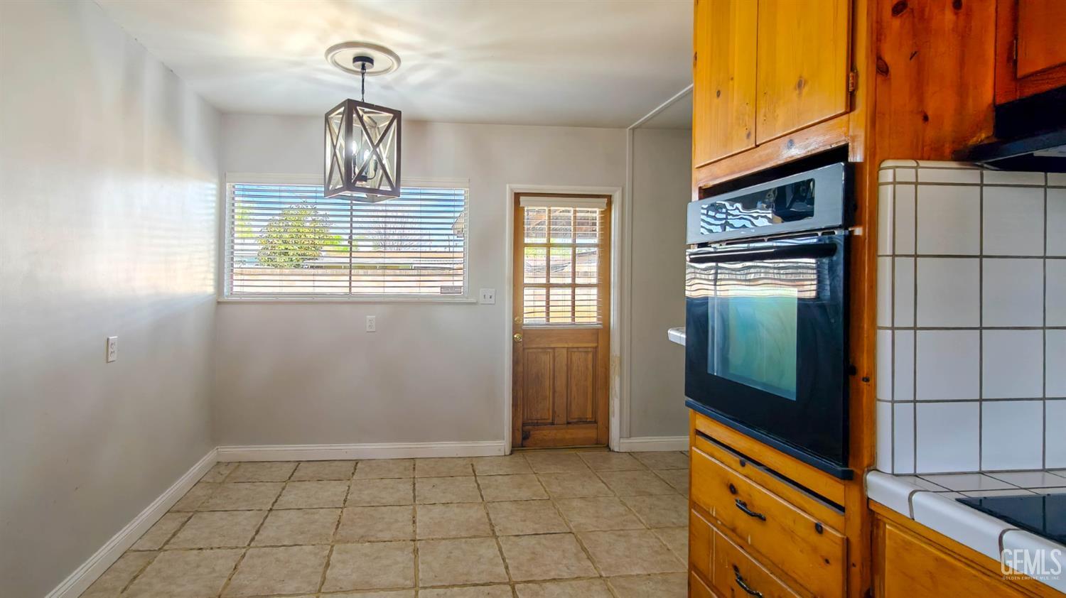 908 Roberts Lane — photo 13