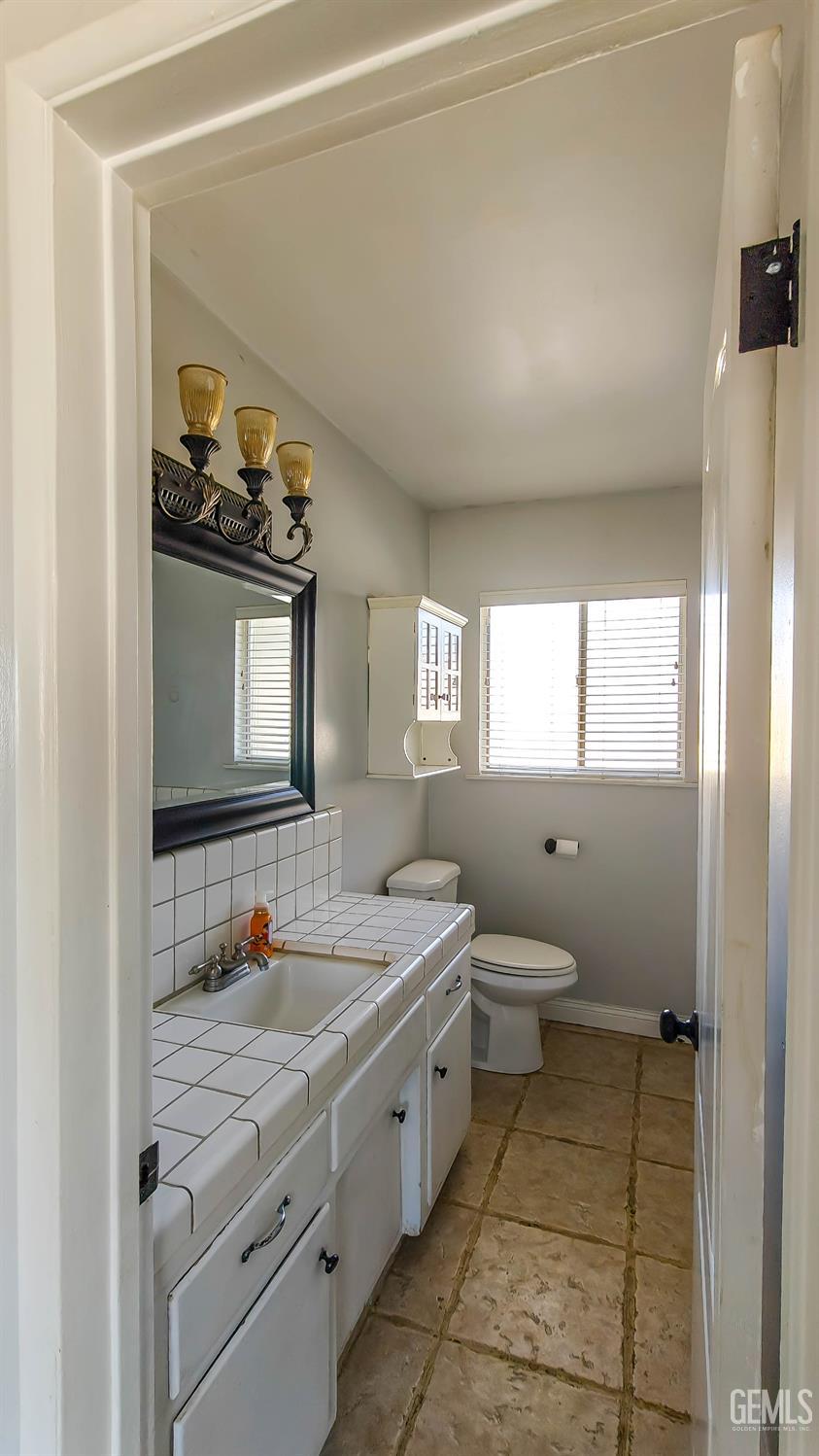 908 Roberts Lane — photo 18