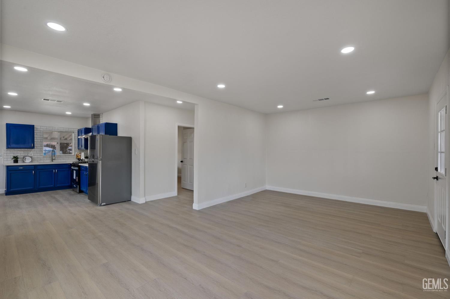 215 8th Street, Bakersfield, CA 93304 — photo 14