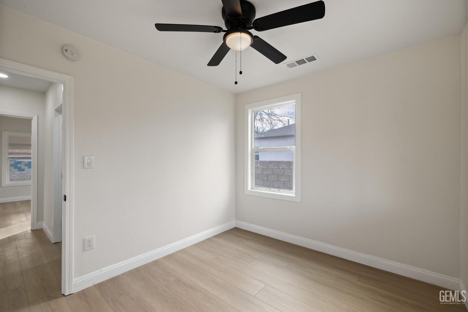 215 8th Street, Bakersfield, CA 93304 — photo 27