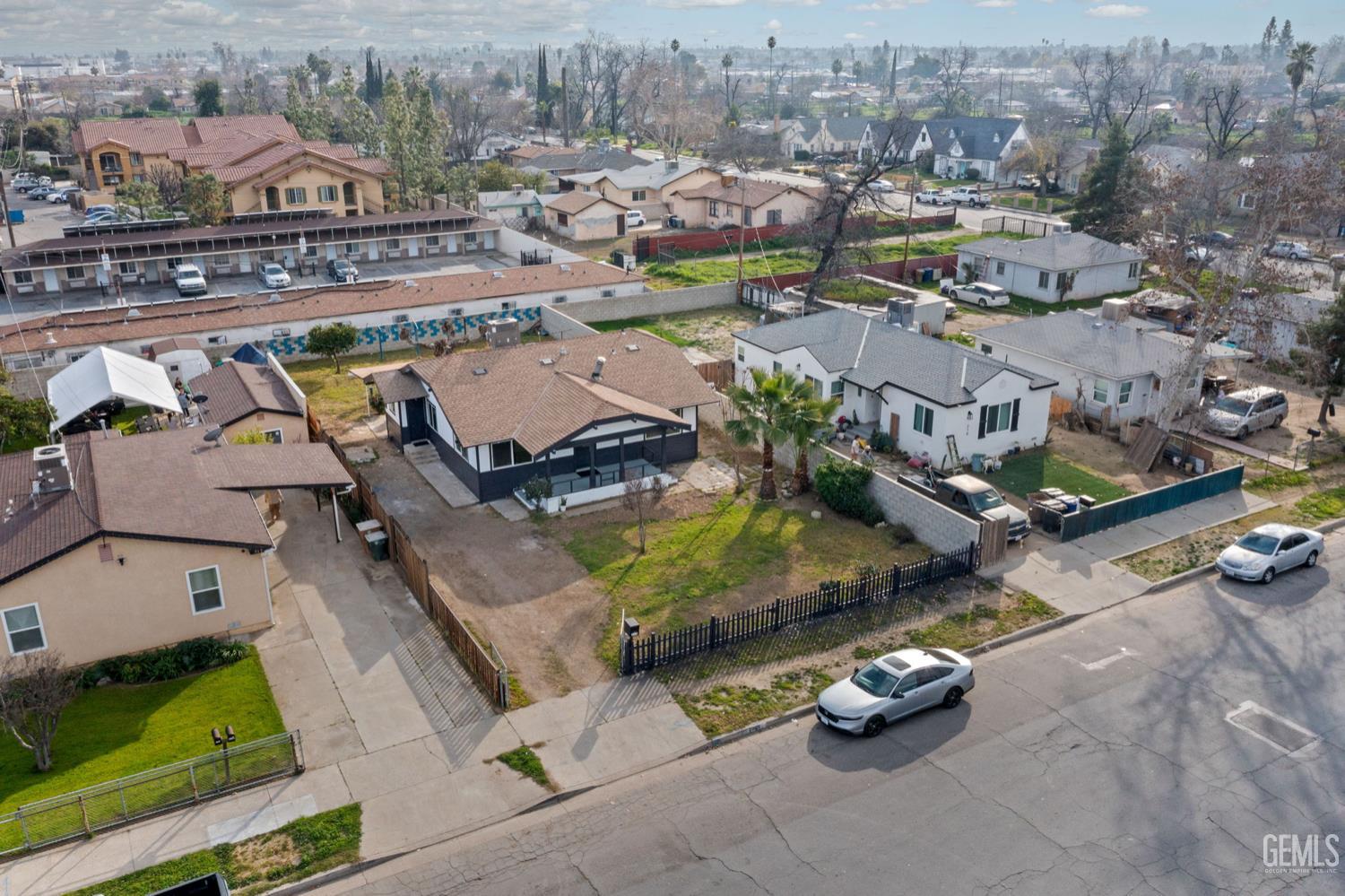 215 8th Street, Bakersfield, CA 93304 — photo 43