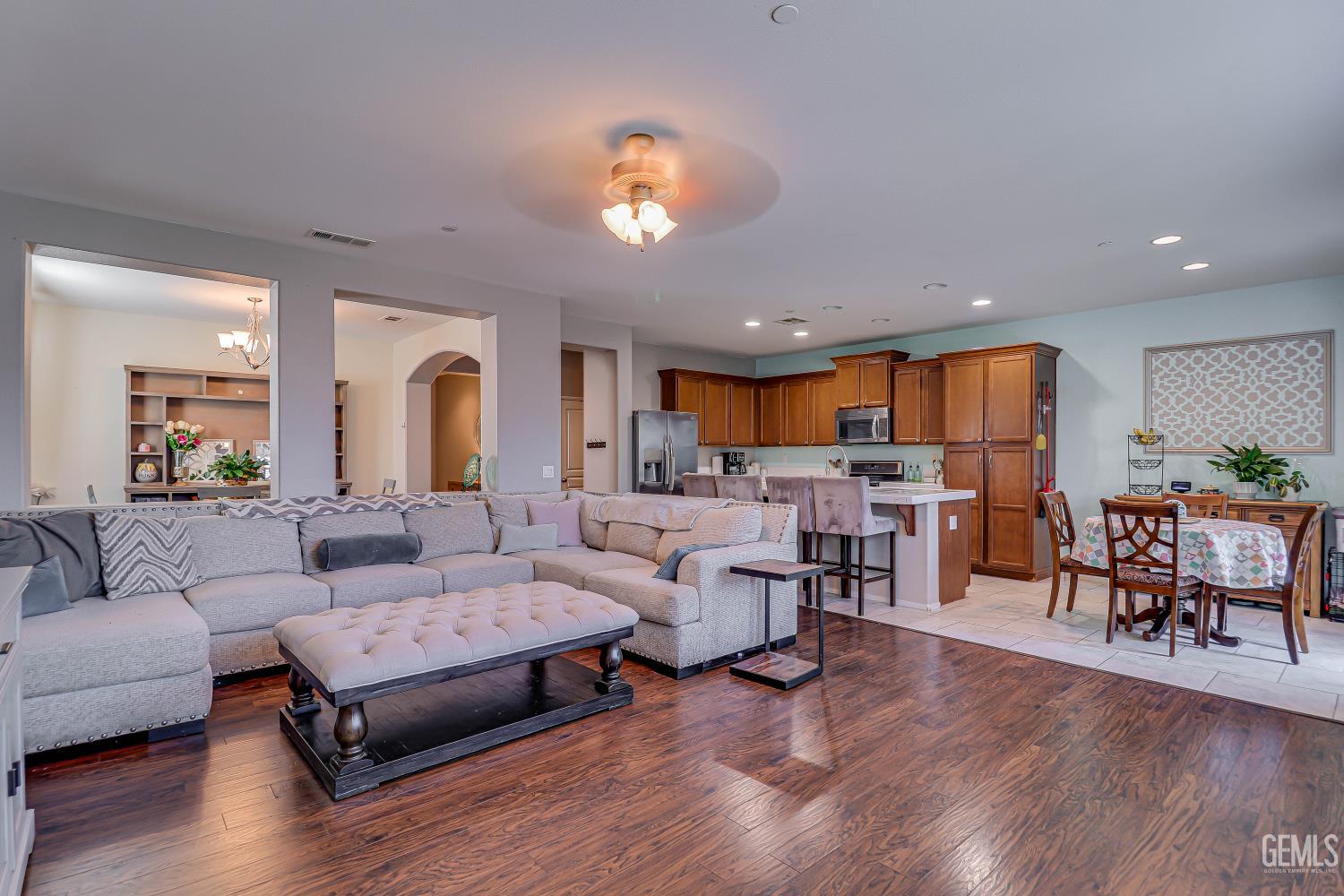 10905 Mountainside Drive — photo 5