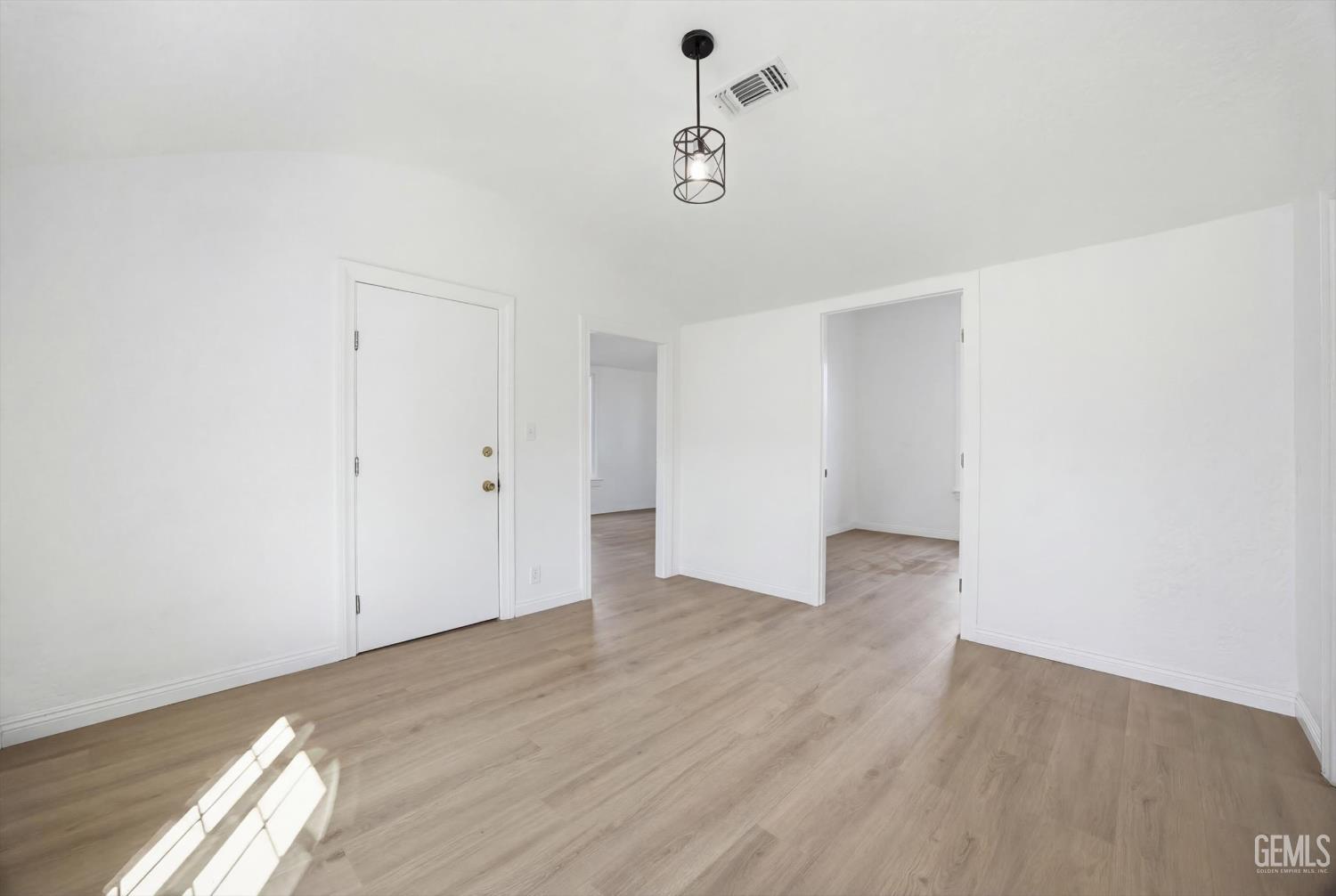 1615 Owens Street — photo 35