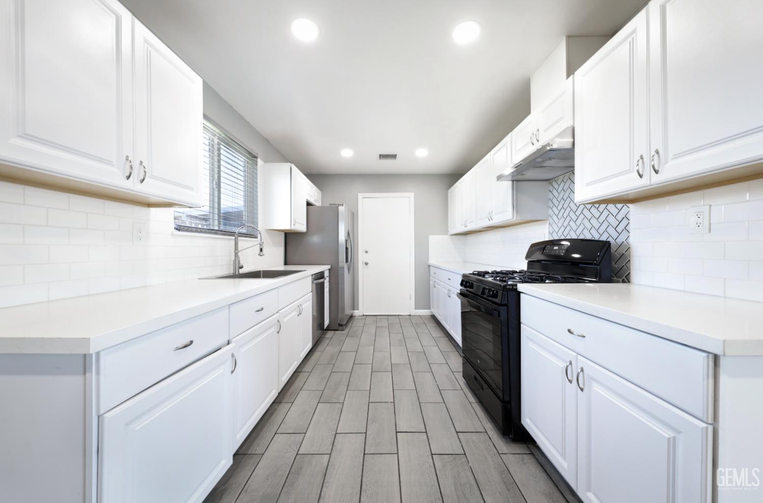 5000 Monterey Street — photo 11