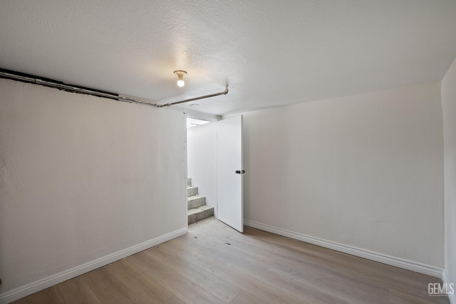 215 8th Street, Bakersfield, CA 93304 — photo 41