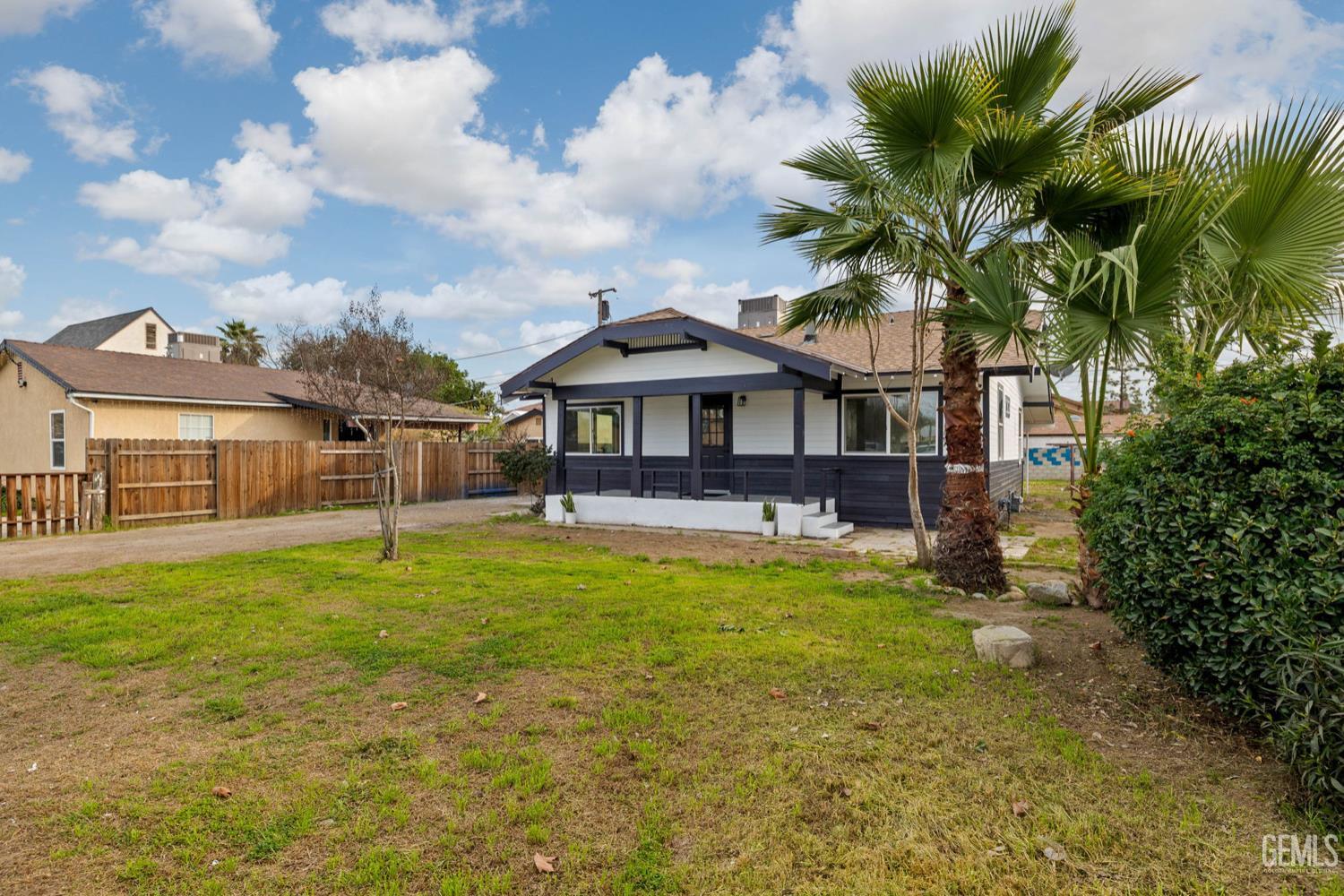 215 8th Street, Bakersfield, CA 93304 — photo 4