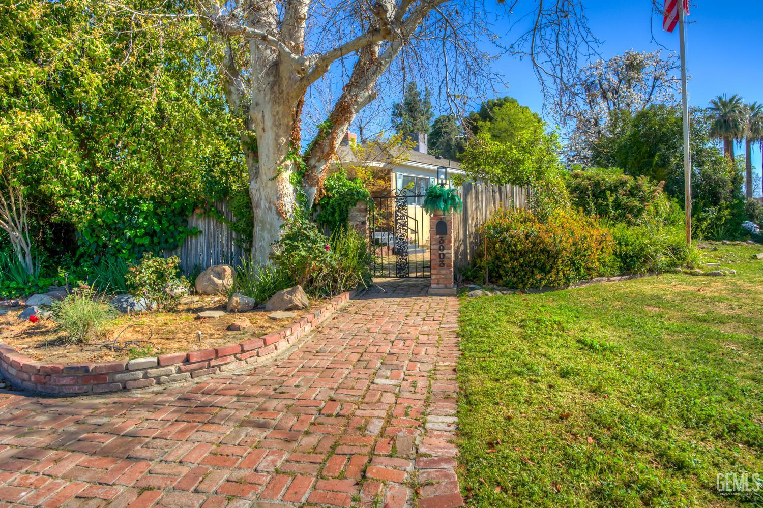 3003 Alta Vista Drive — photo 3