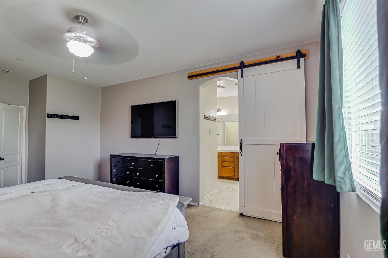 10905 Mountainside Drive — photo 15