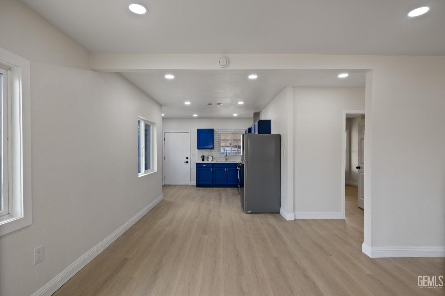 215 8th Street, Bakersfield, CA 93304 — photo 12