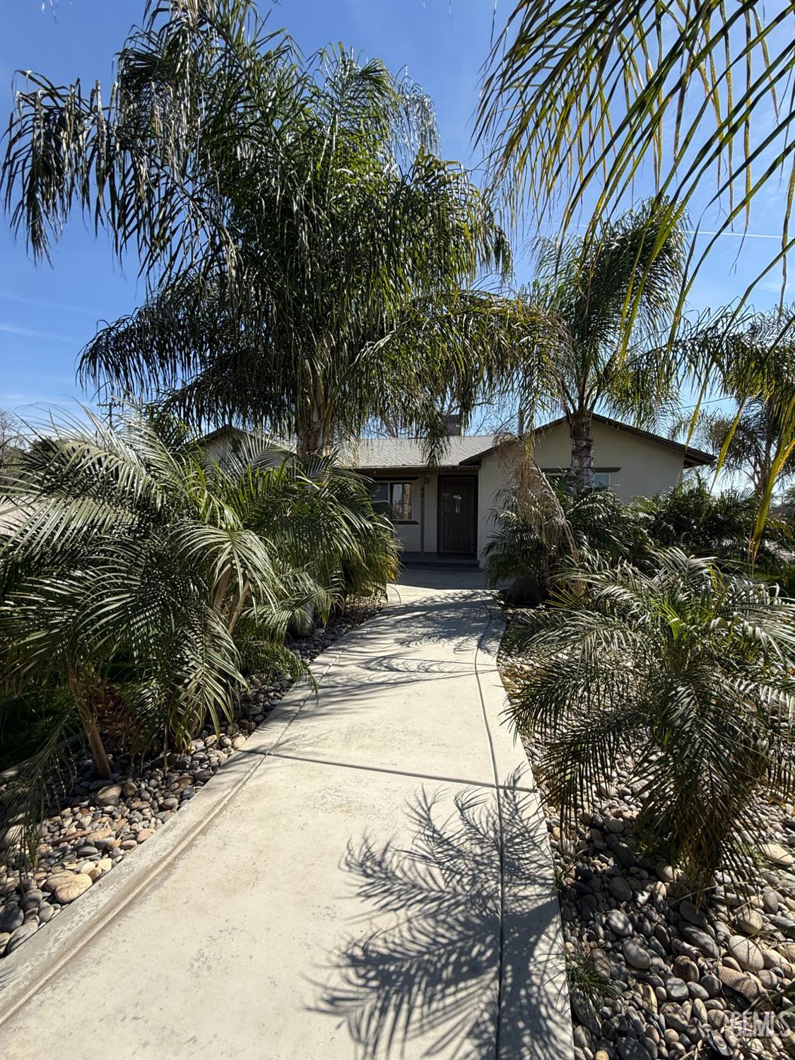 40 Sterling Road — photo 3
