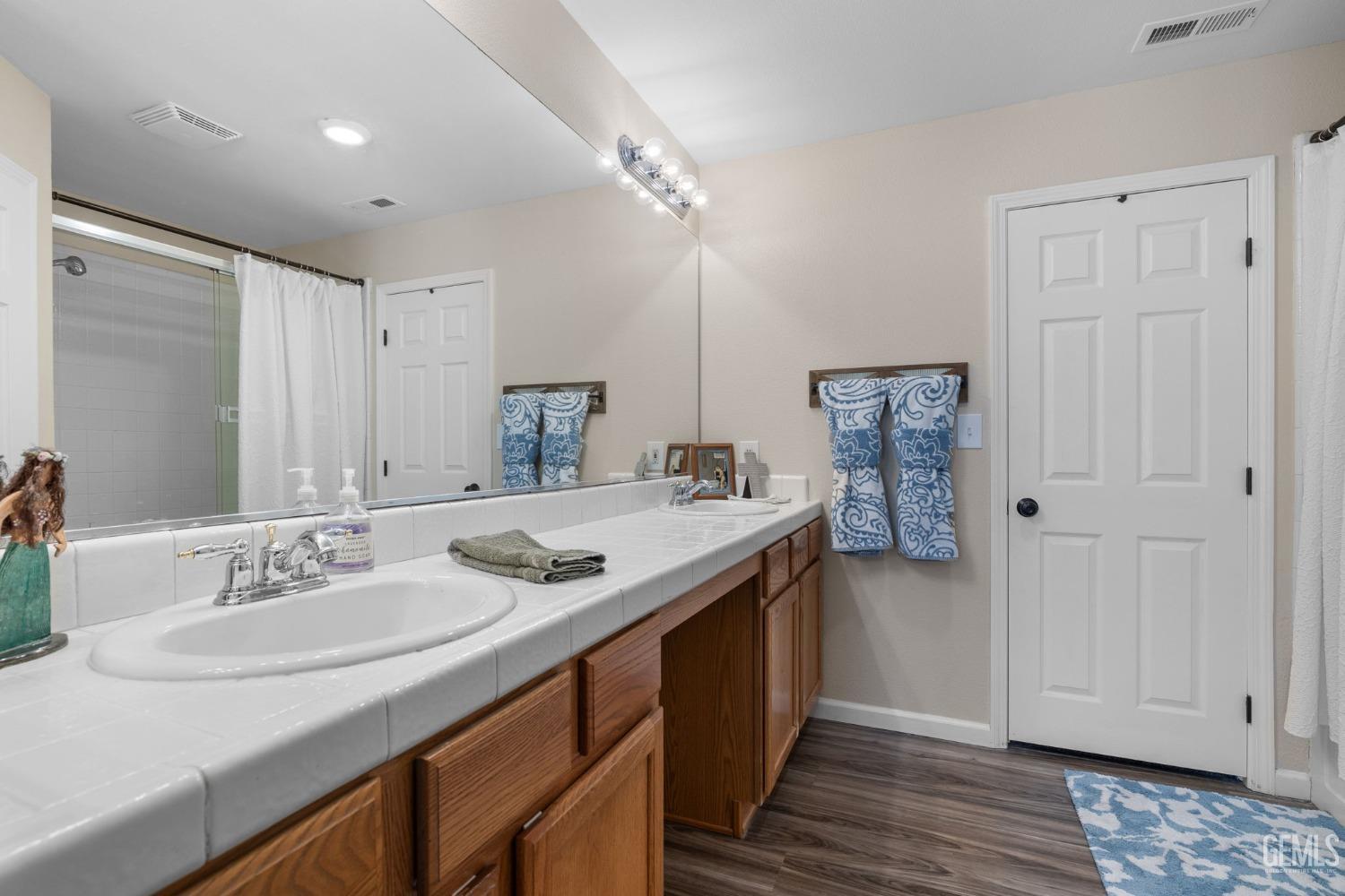 12515 Valentano Avenue — photo 32