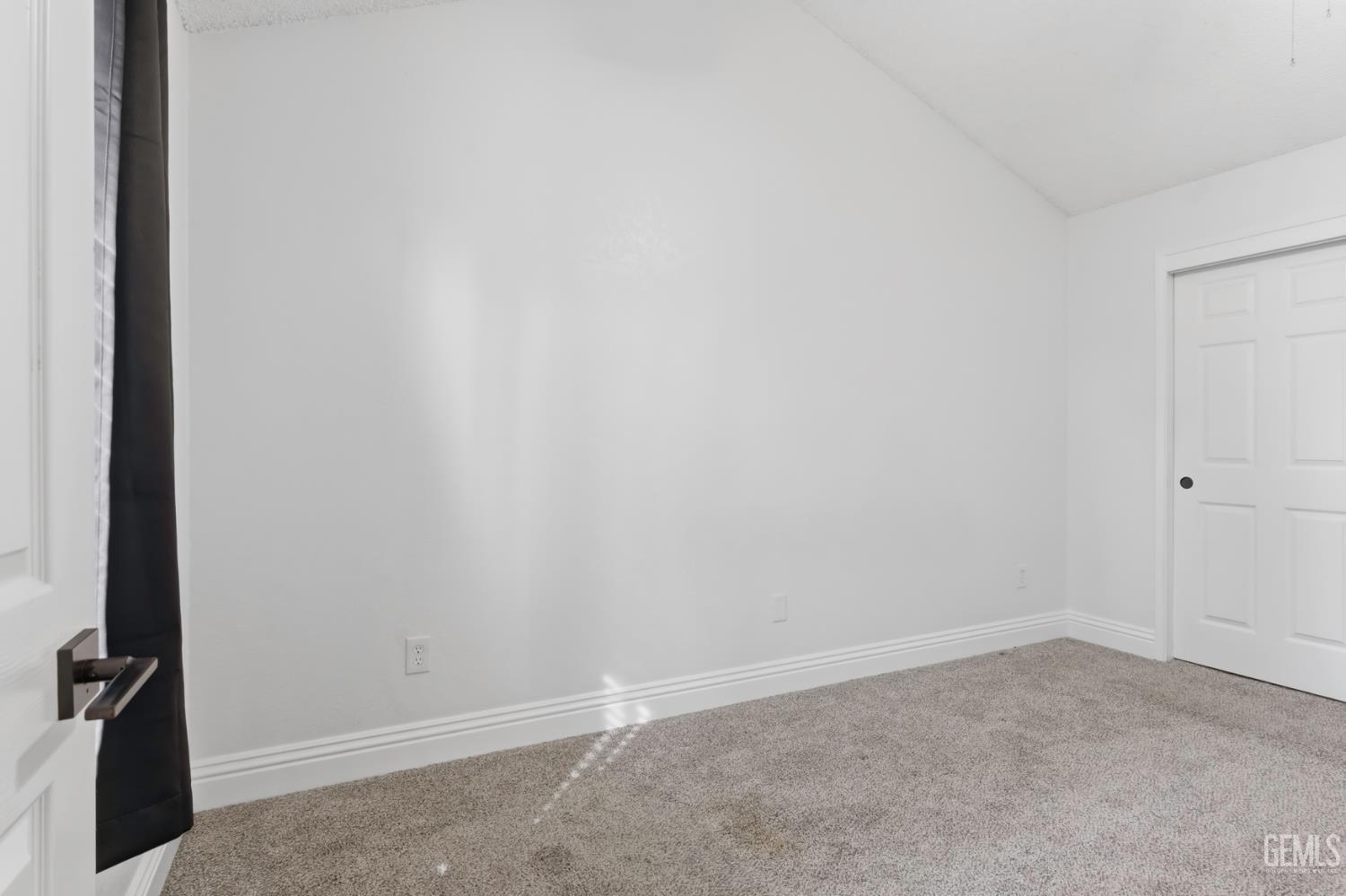 5400 Dunsmuir Road — photo 32