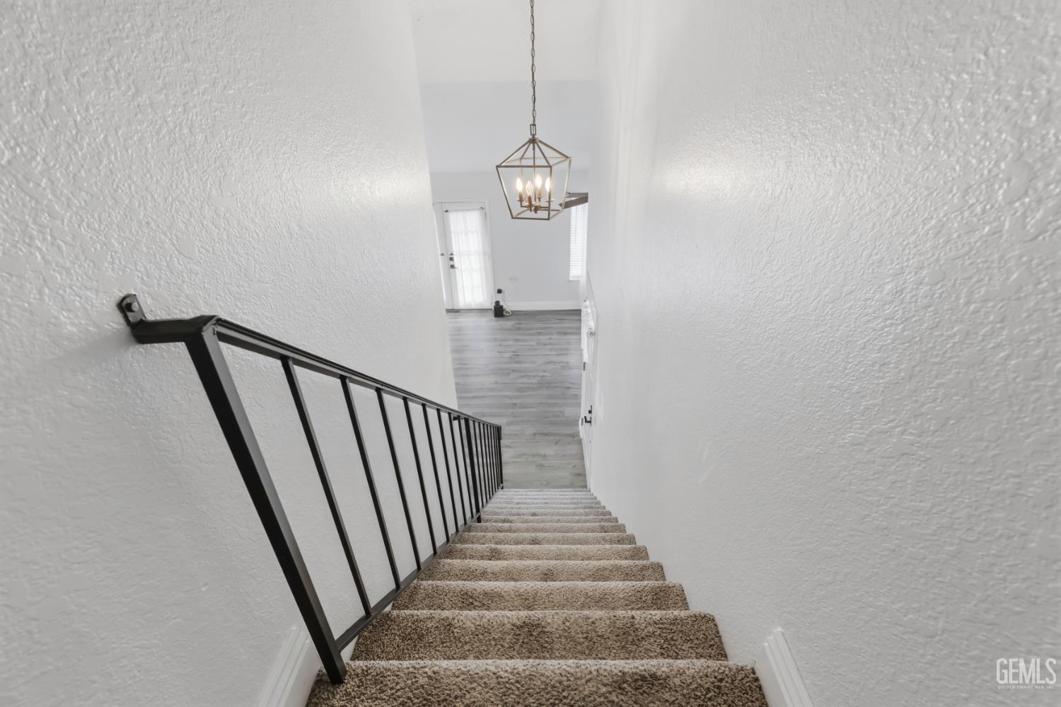 5400 Dunsmuir Road — photo 31