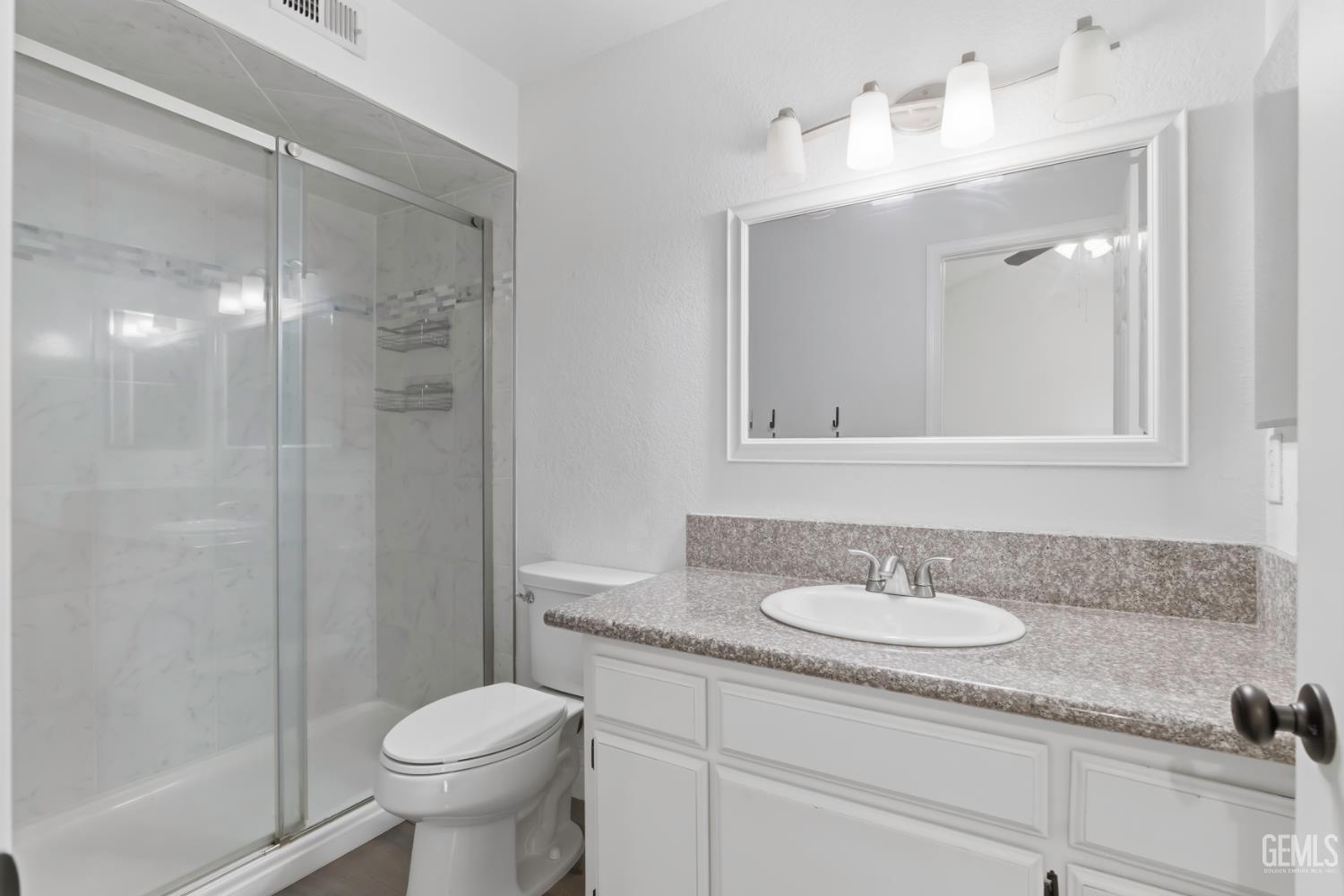 5400 Dunsmuir Road — photo 35