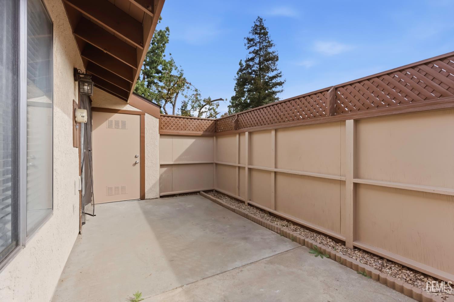 5400 Dunsmuir Road — photo 38