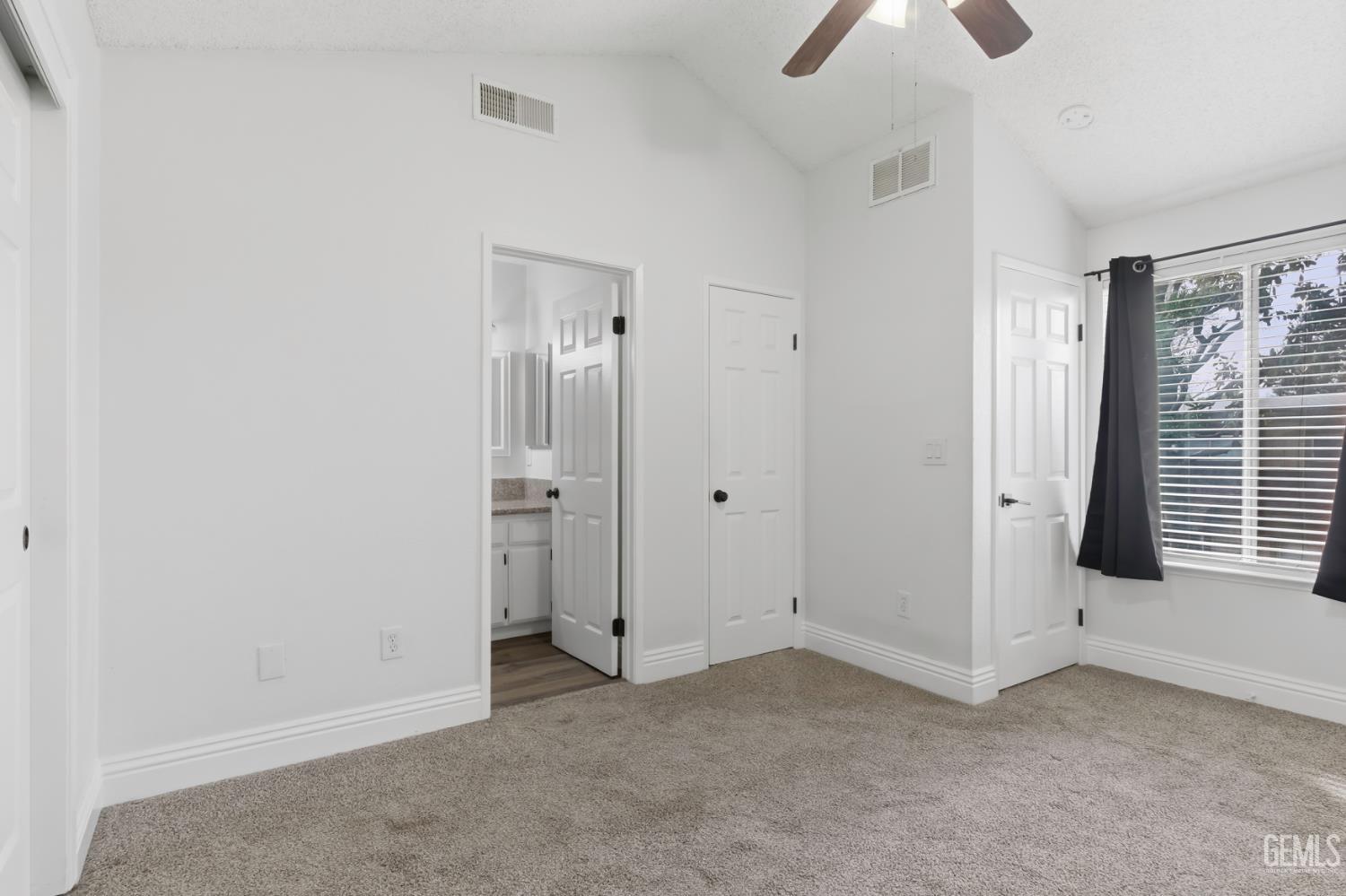 5400 Dunsmuir Road — photo 34