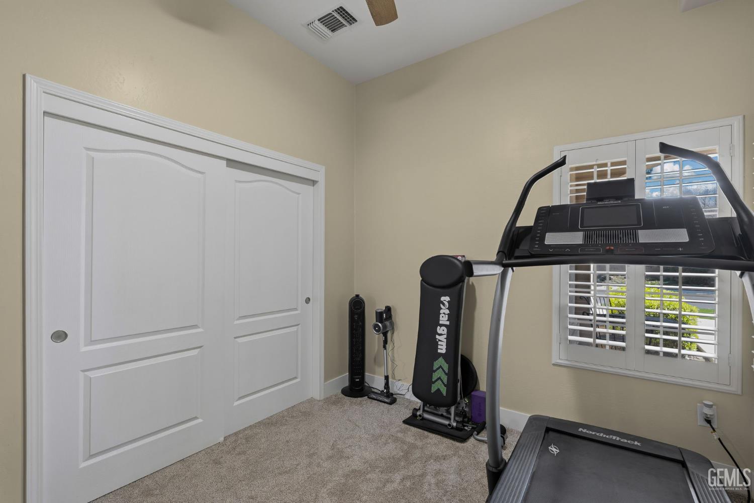 4401 Palisades Circle — photo 46