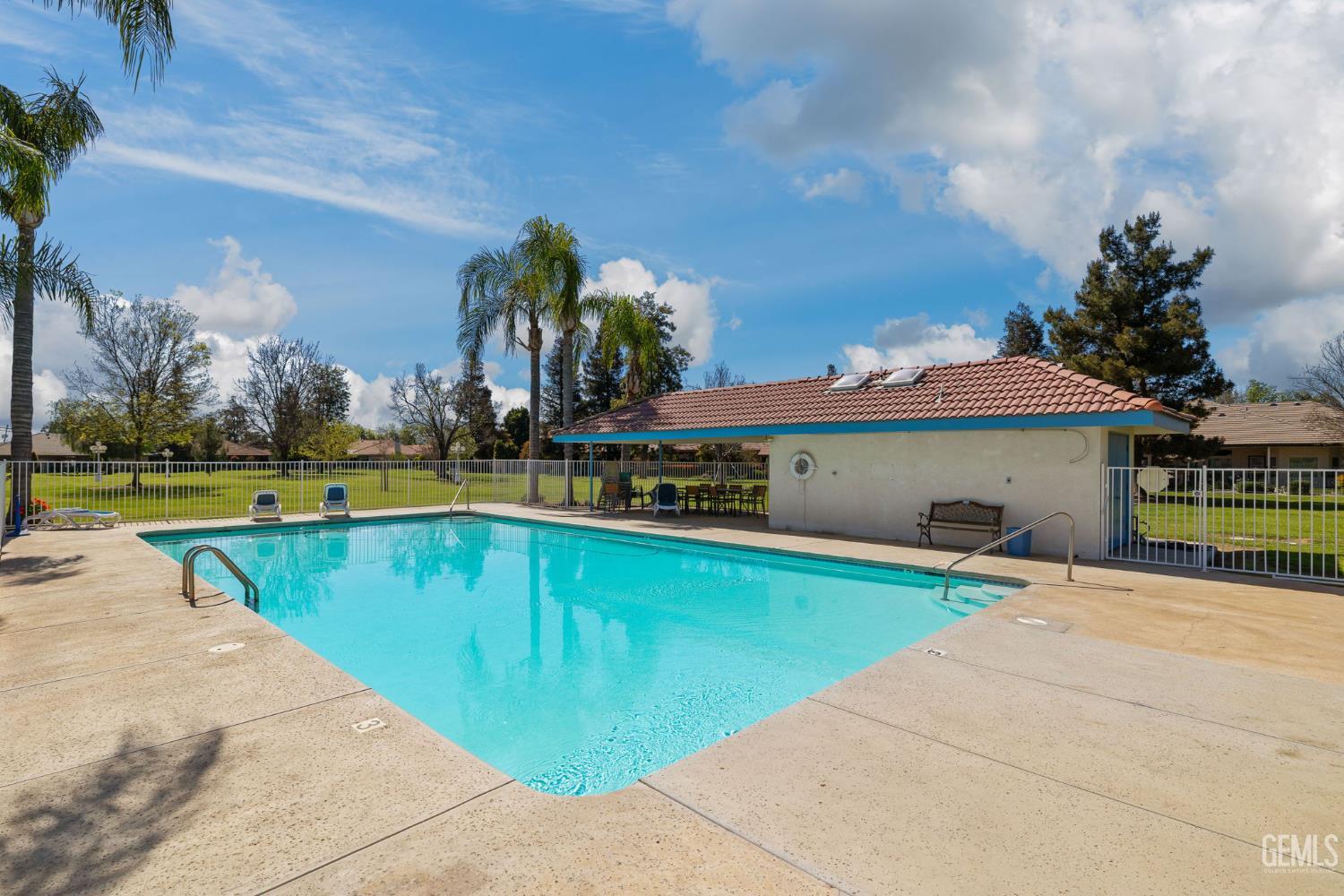 4401 Palisades Circle — photo 58