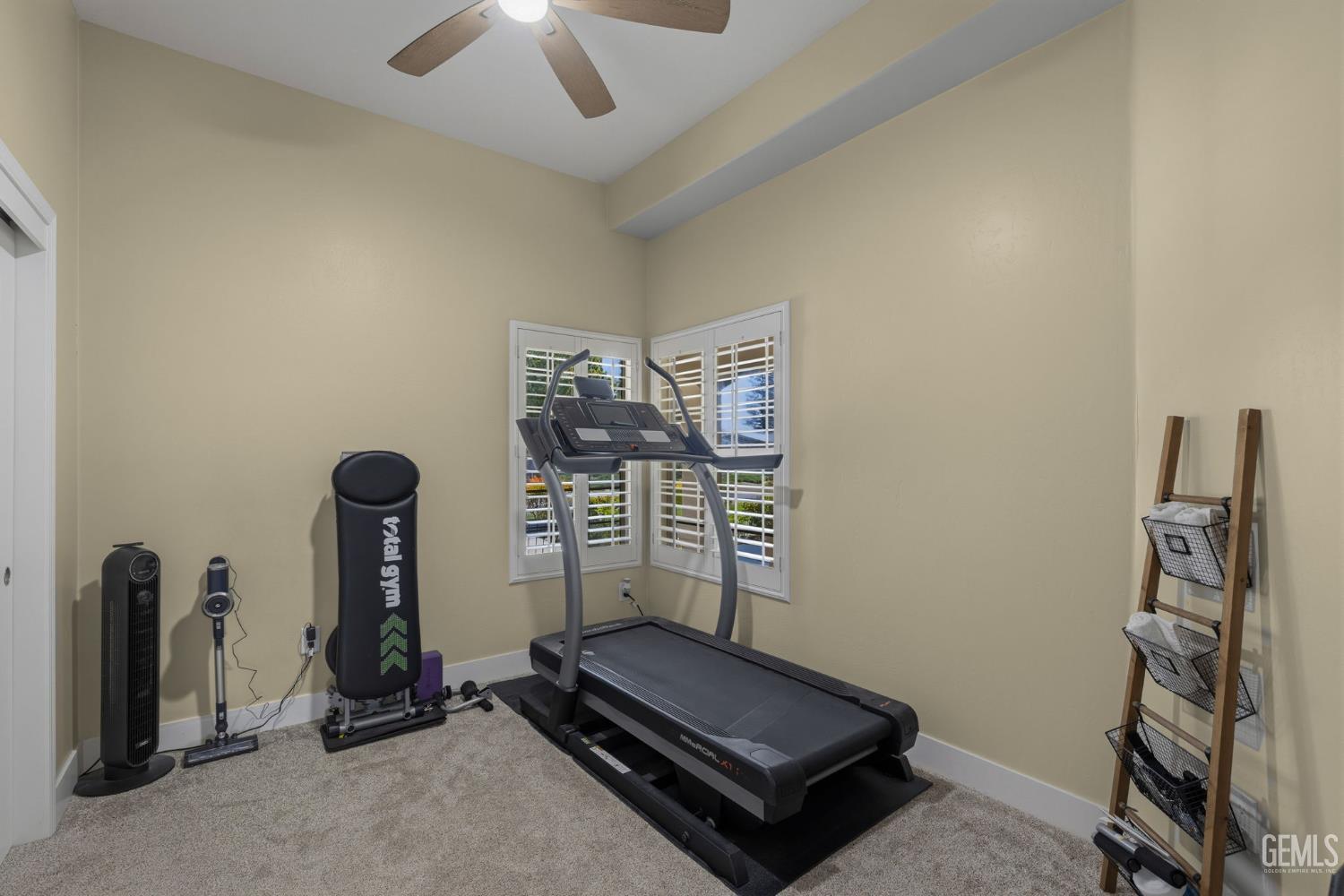 4401 Palisades Circle — photo 47