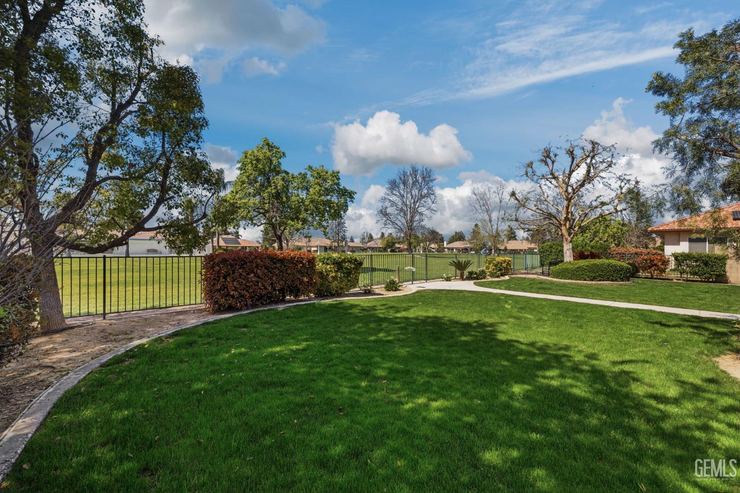 4401 Palisades Circle — photo 52