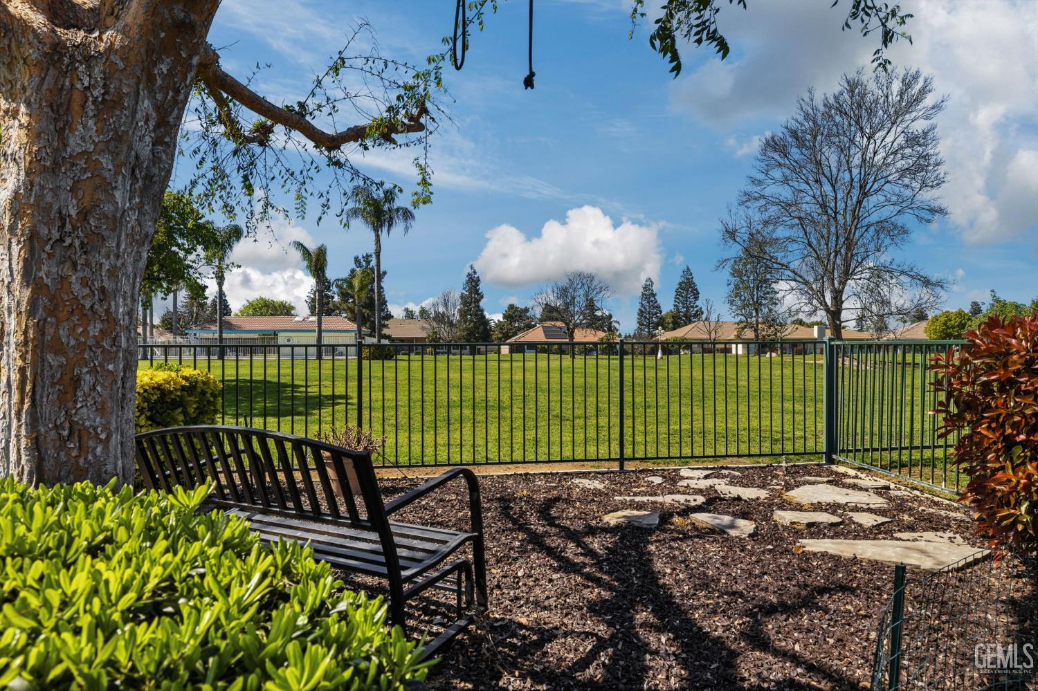 4401 Palisades Circle — photo 56
