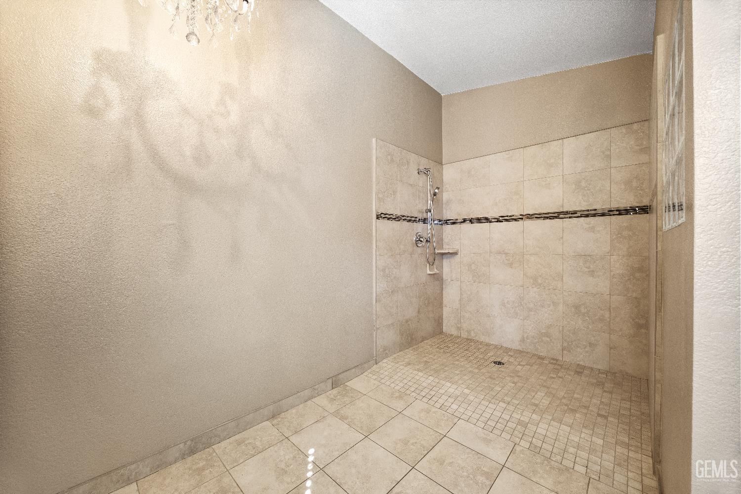 12147 Cliff Avenue — photo 24