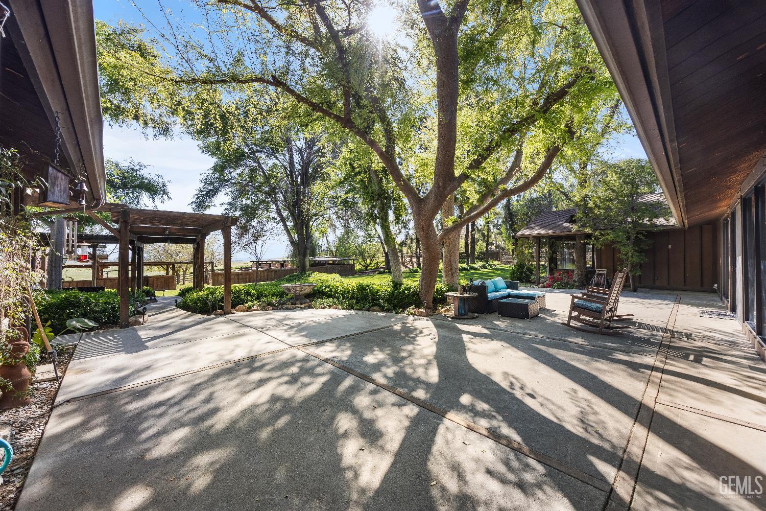 12147 Cliff Avenue — photo 27