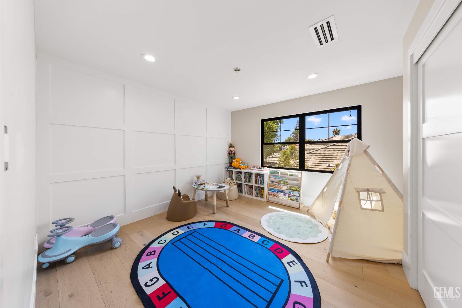 1001 Sungro Way — photo 38