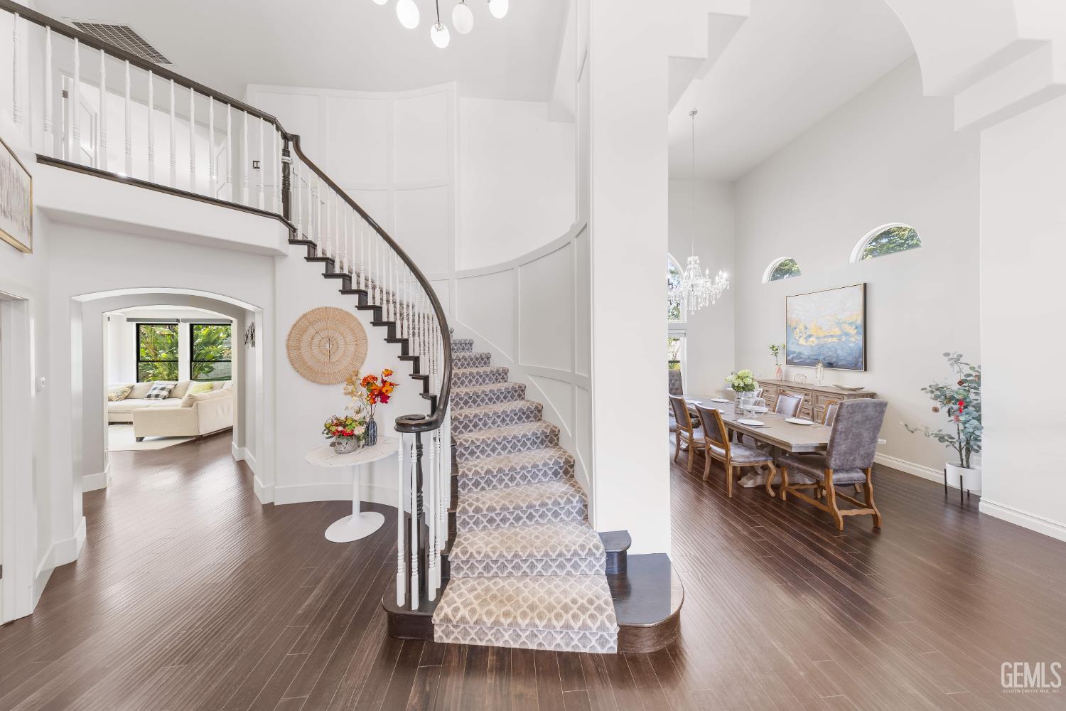 1001 Sungro Way — photo 3