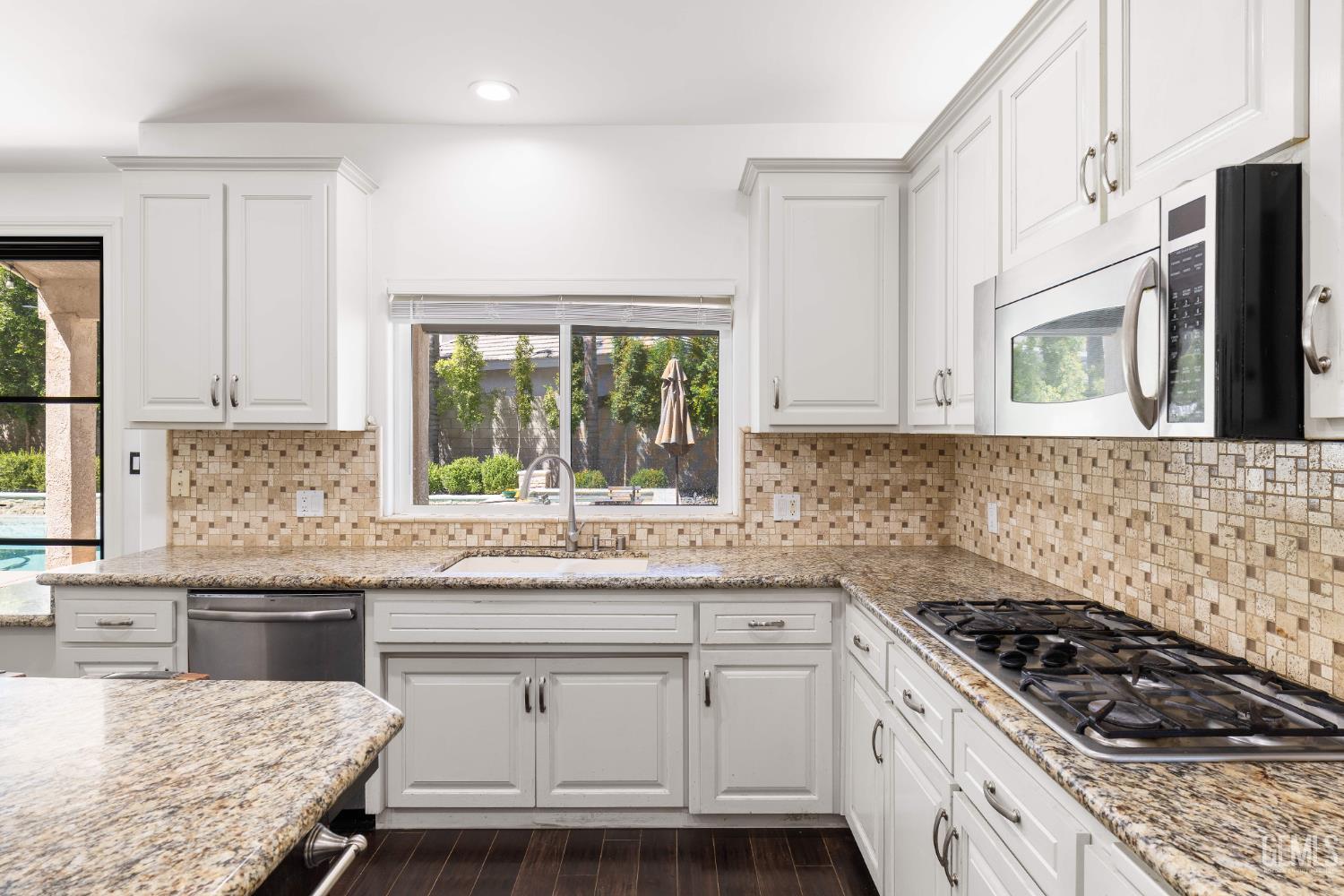 1001 Sungro Way — photo 15