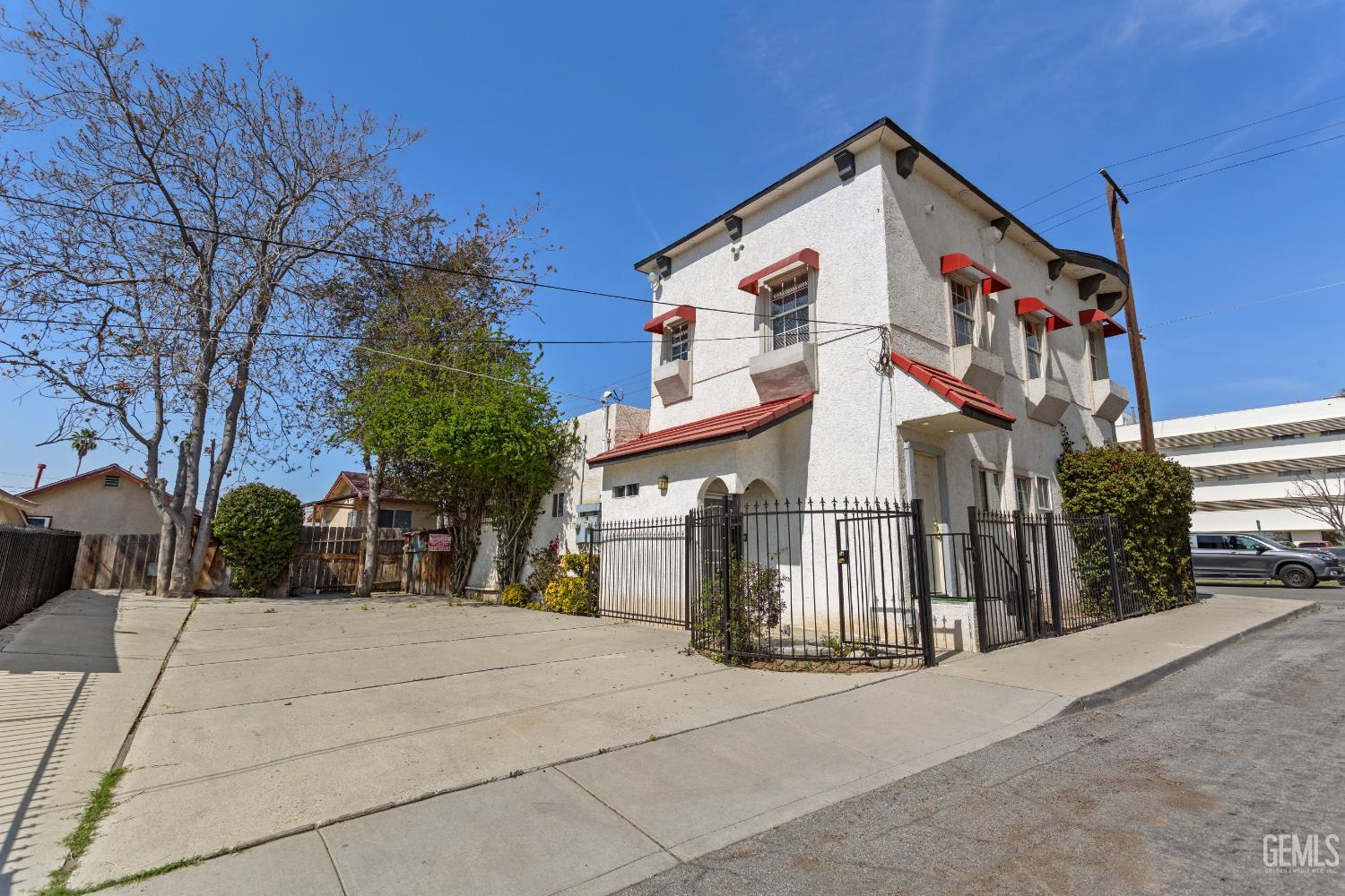 1893 Flower Street — photo 5