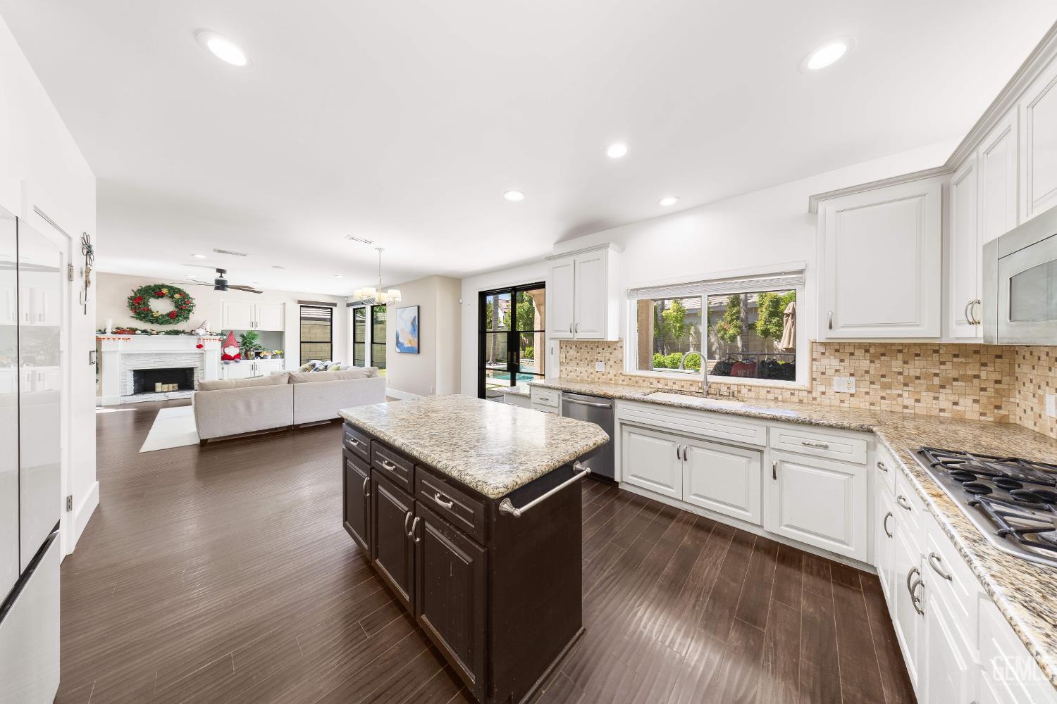 1001 Sungro Way — photo 14