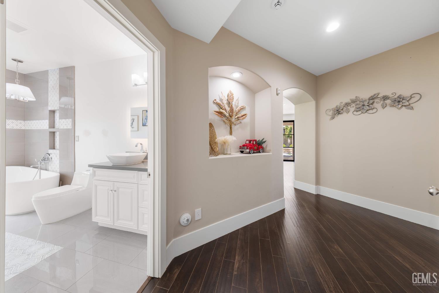 1001 Sungro Way — photo 28