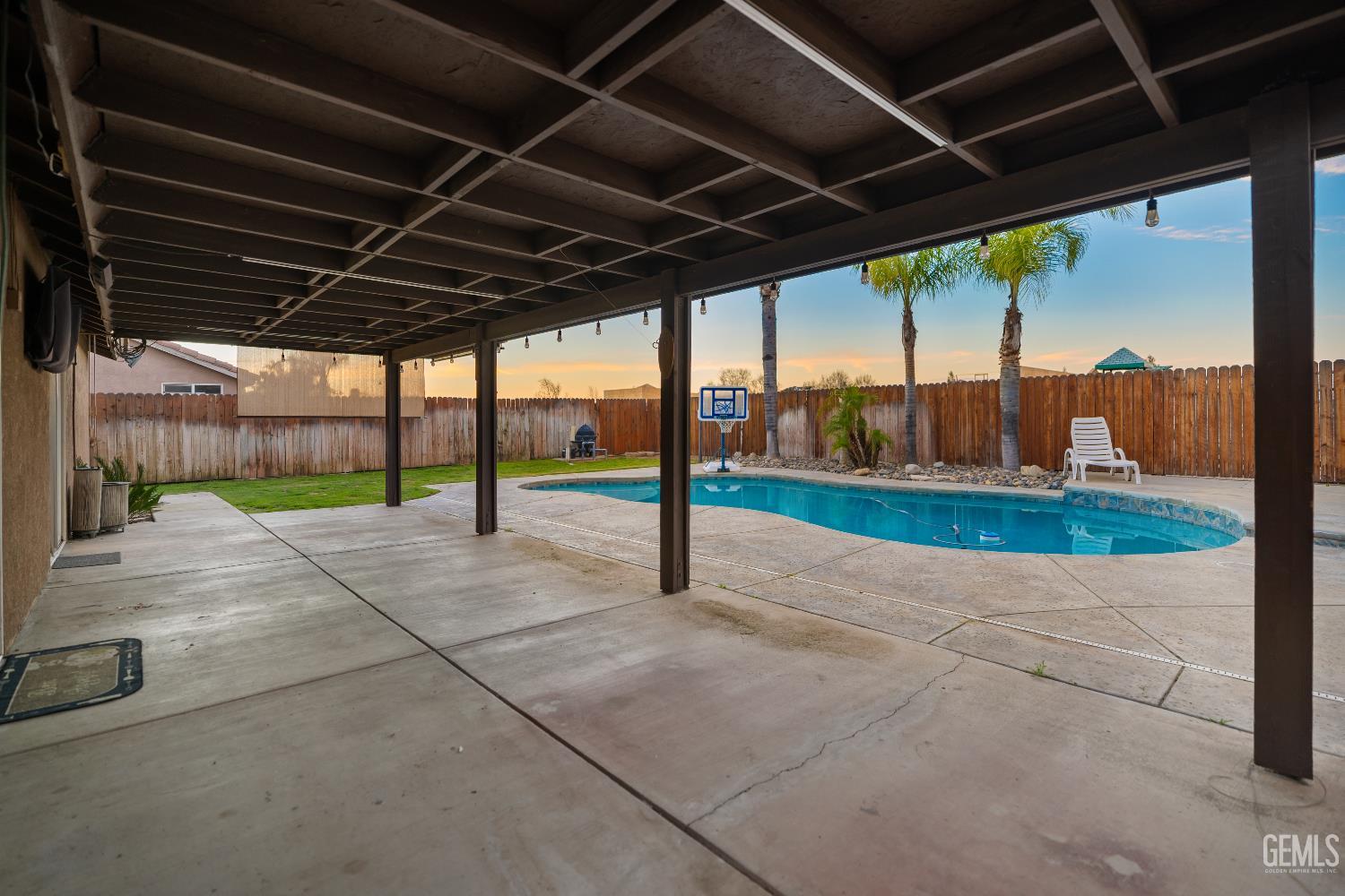 11814 Montague Avenue — photo 27