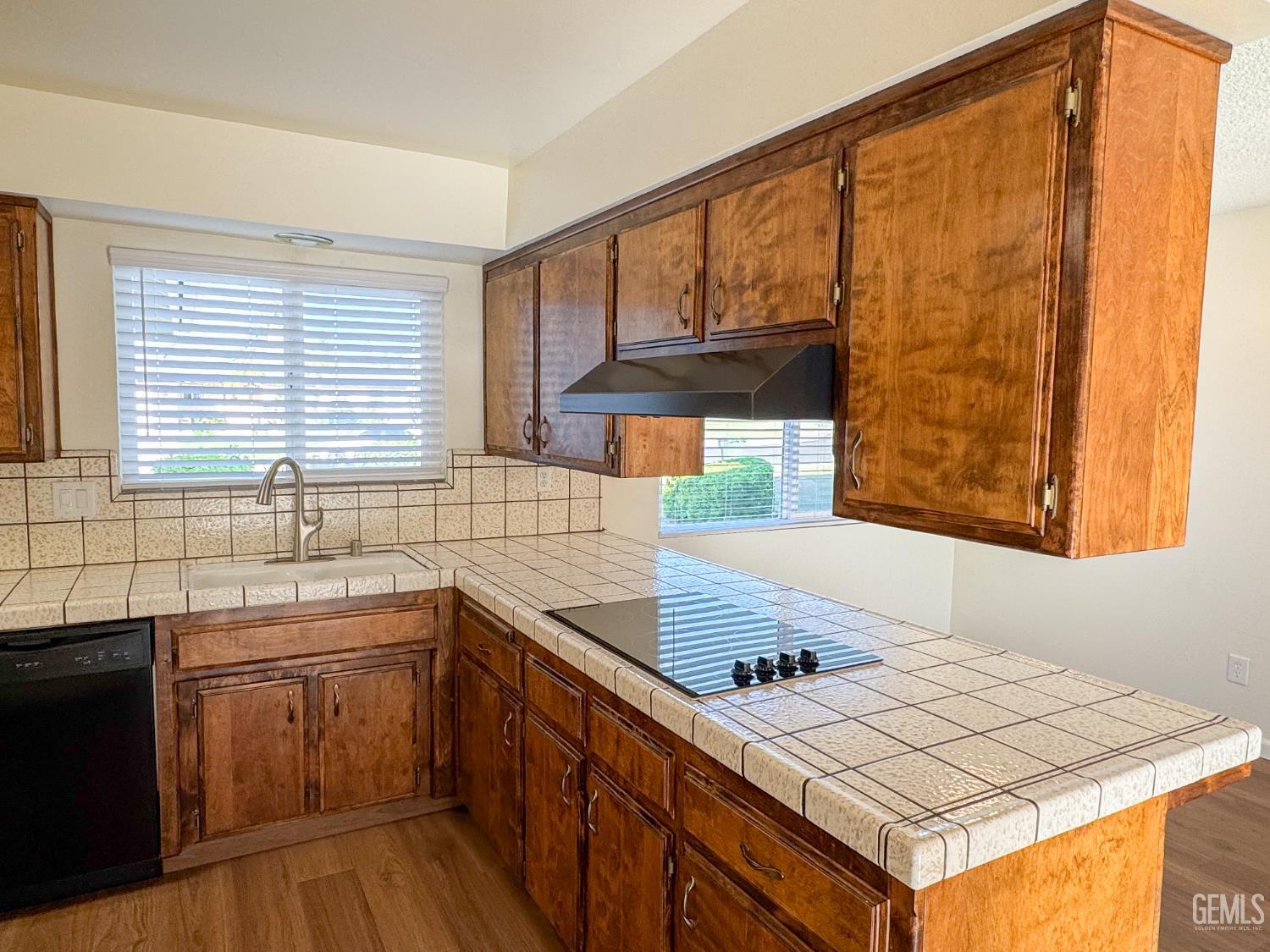 2705 Parkfield Court — photo 12