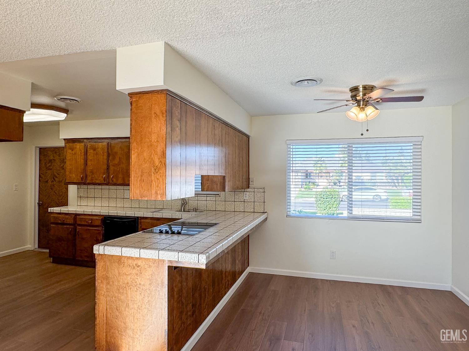 2705 Parkfield Court — photo 11
