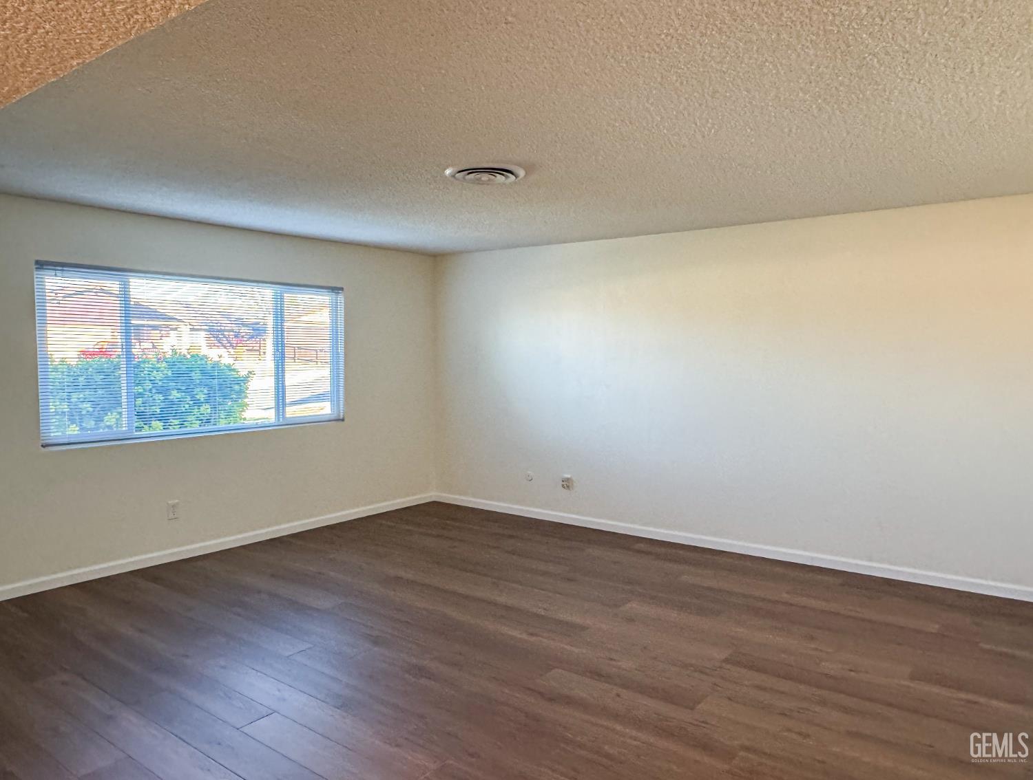 2705 Parkfield Court — photo 4